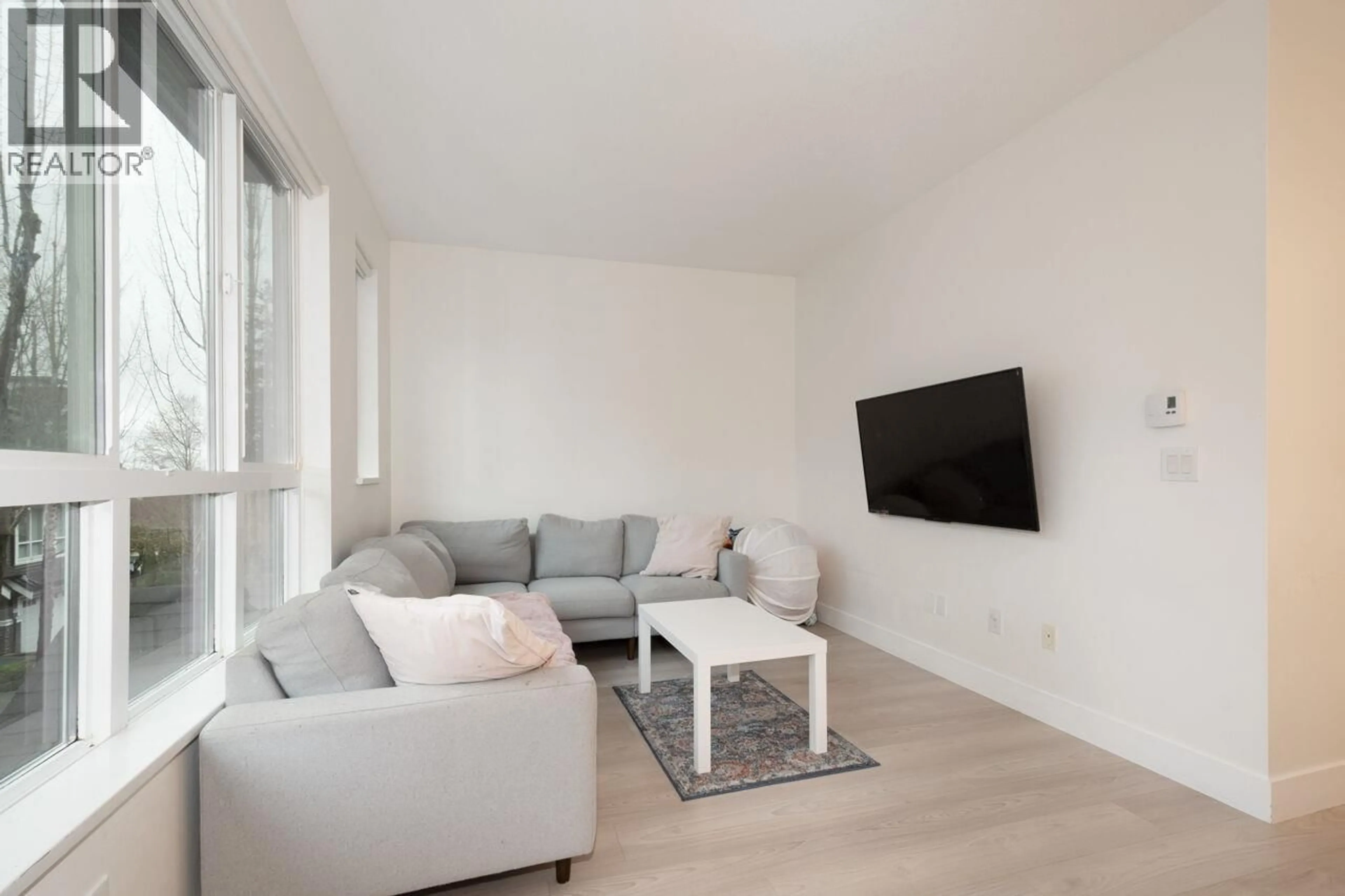 Living room with furniture, unknown for 116 - 1460 SOUTHVIEW STREET, Coquitlam British Columbia V3E0G6