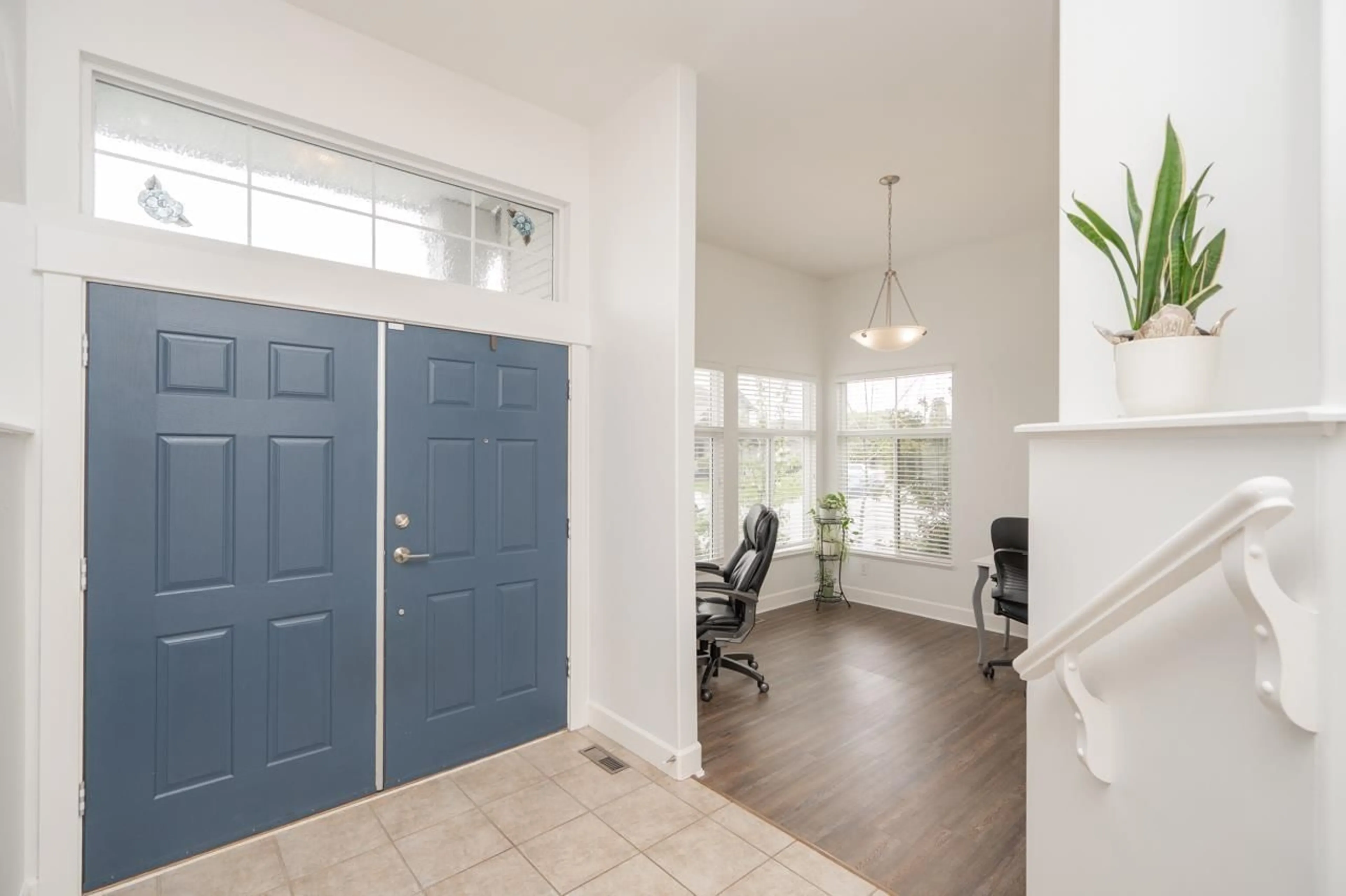 Indoor entryway for 19809 69 AVENUE, Langley British Columbia V2Y3A9
