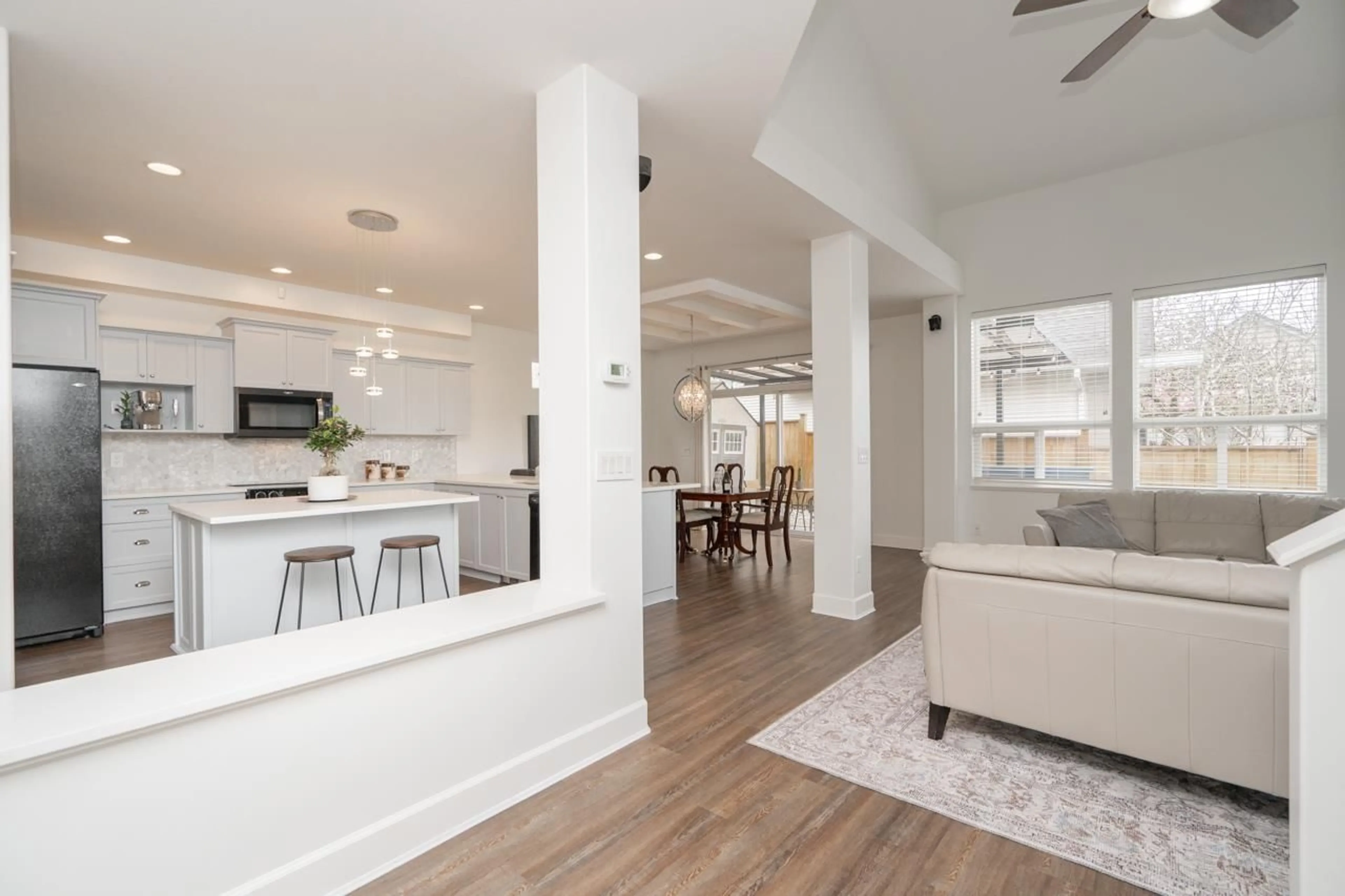 Open concept kitchen, unknown for 19809 69 AVENUE, Langley British Columbia V2Y3A9