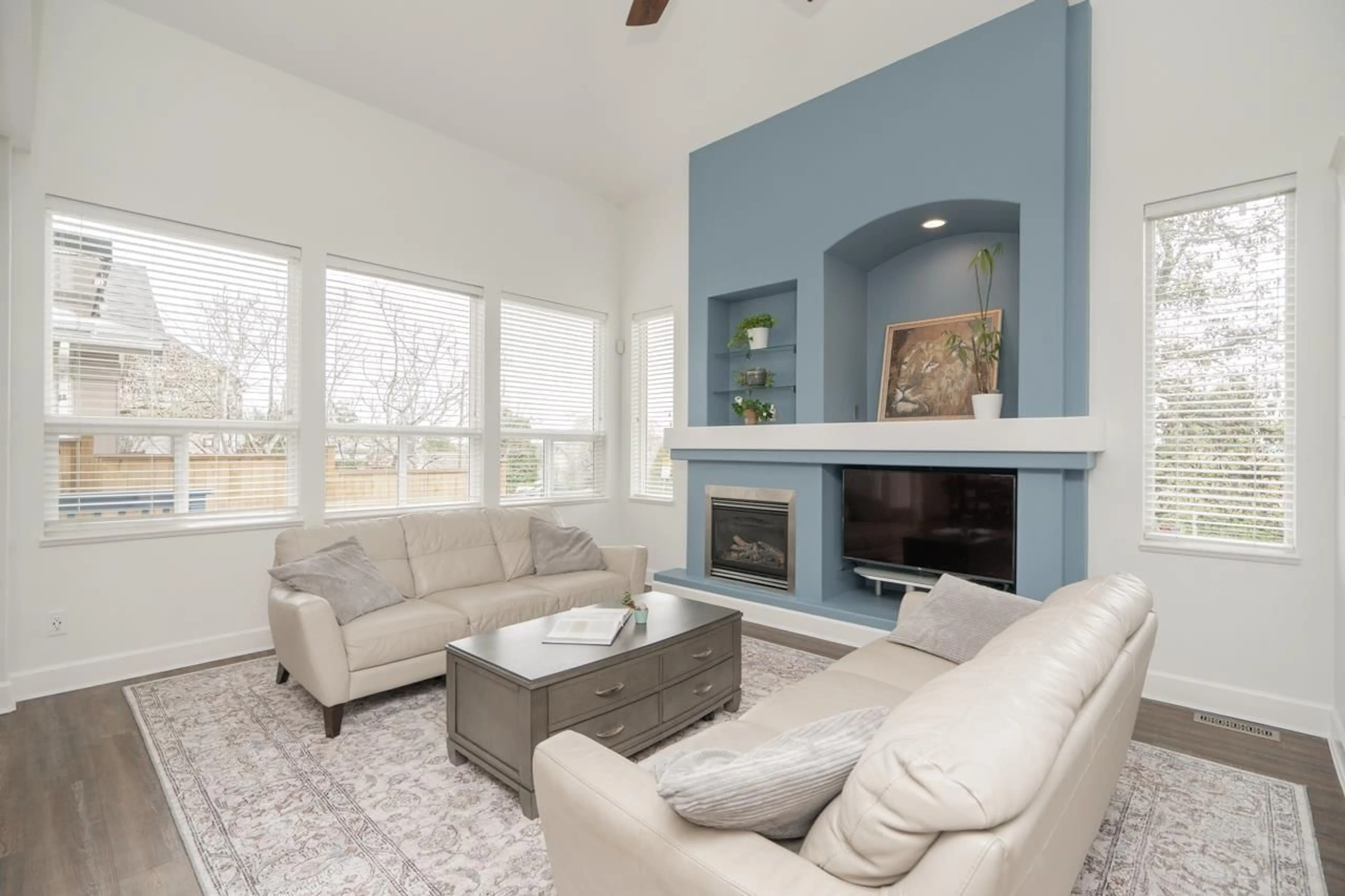 Living room with furniture, unknown for 19809 69 AVENUE, Langley British Columbia V2Y3A9