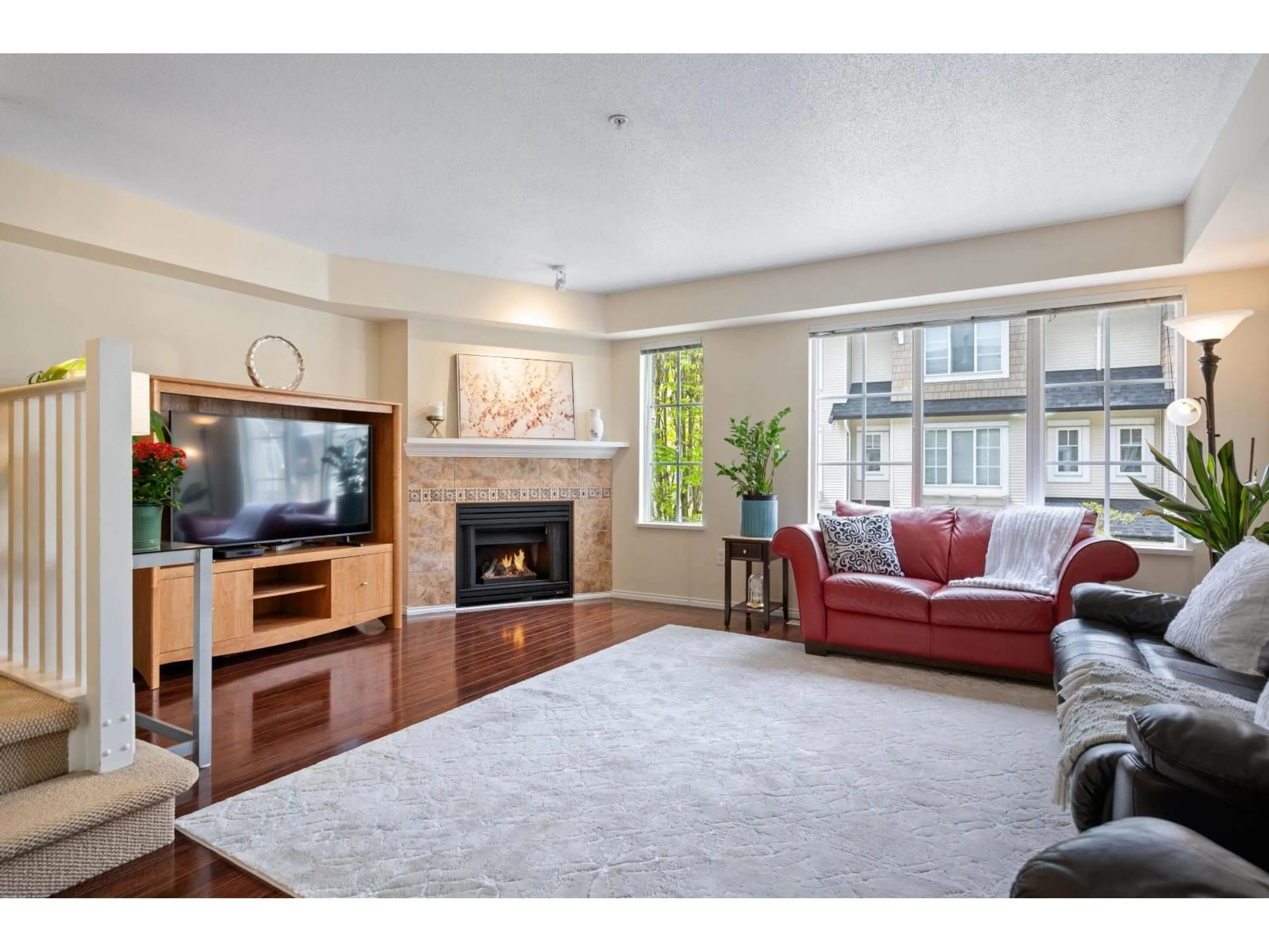 Living room with furniture, unknown for 67 - 20560 66 AVENUE, Langley British Columbia V2Y2Y8