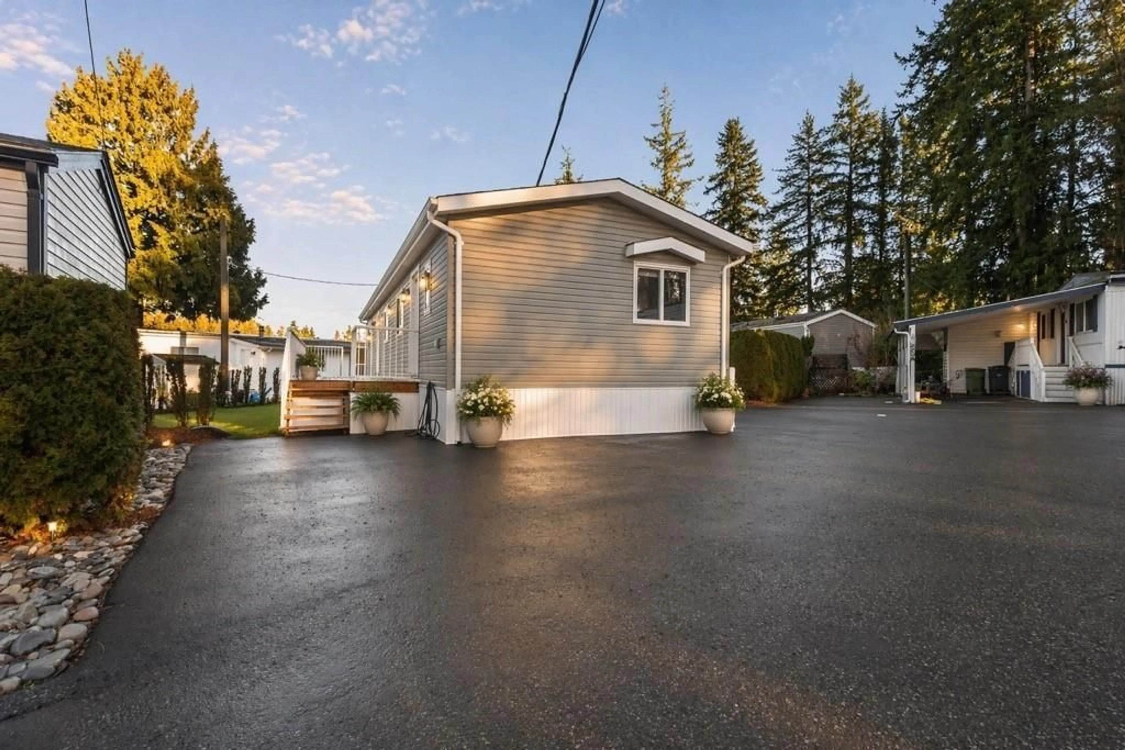 Unknown for 19 - 24330 FRASER HIGHWAY, Langley British Columbia V2Z1N2