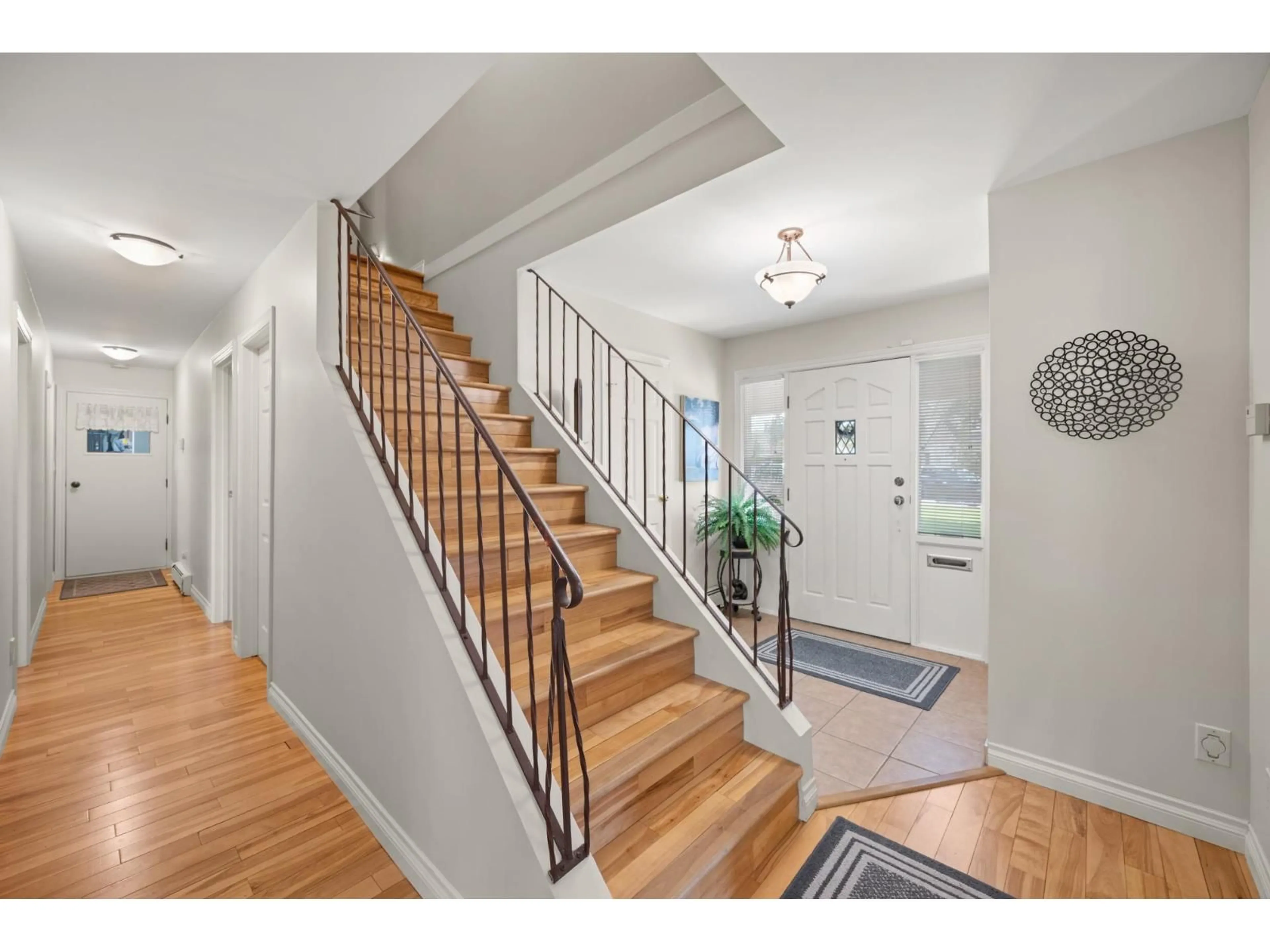 Indoor entryway for 5715 132 STREET, Surrey British Columbia V3X1N6