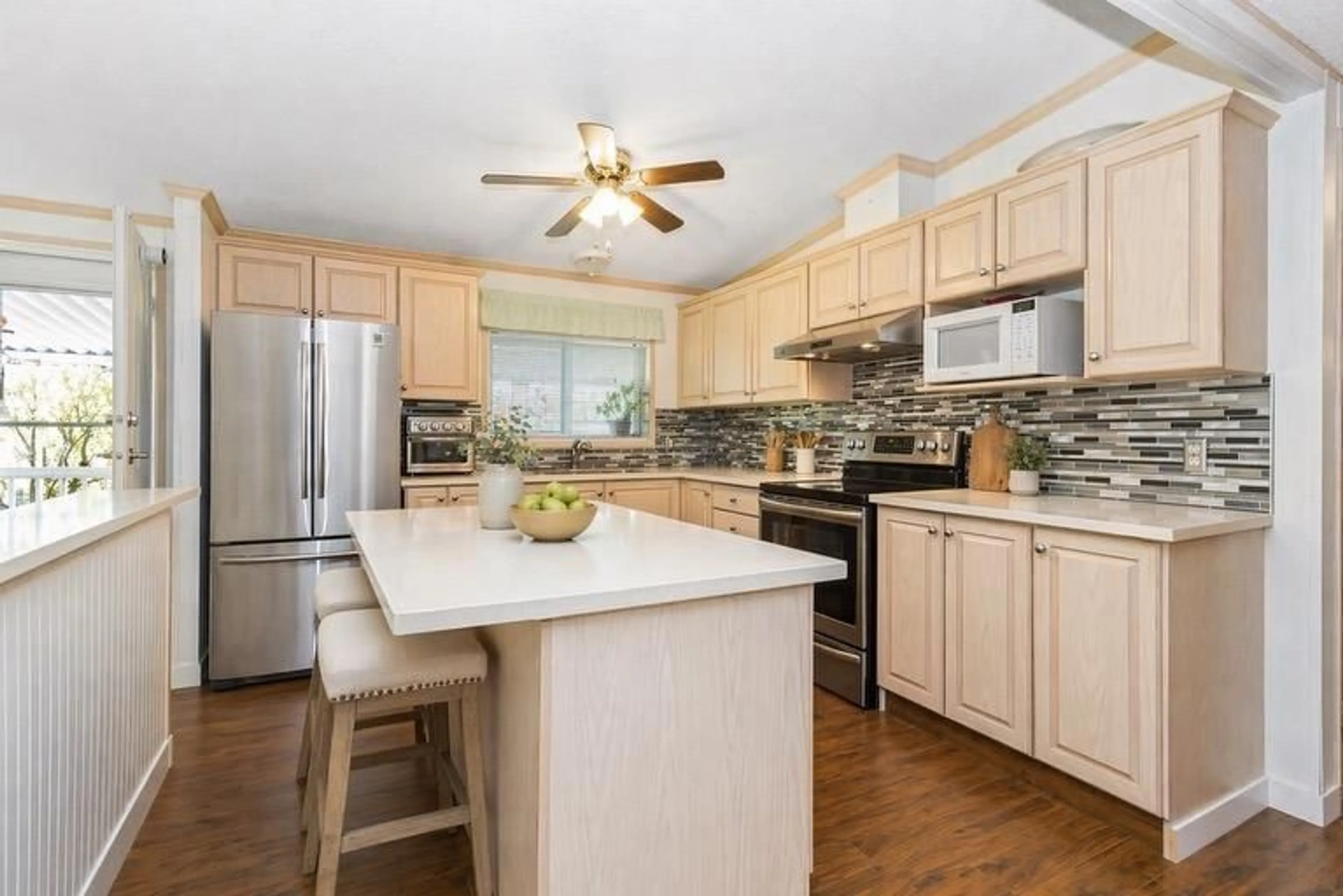 Open concept kitchen, unknown for 14 - 2035 MARTENS STREET, Abbotsford British Columbia V2T6M3