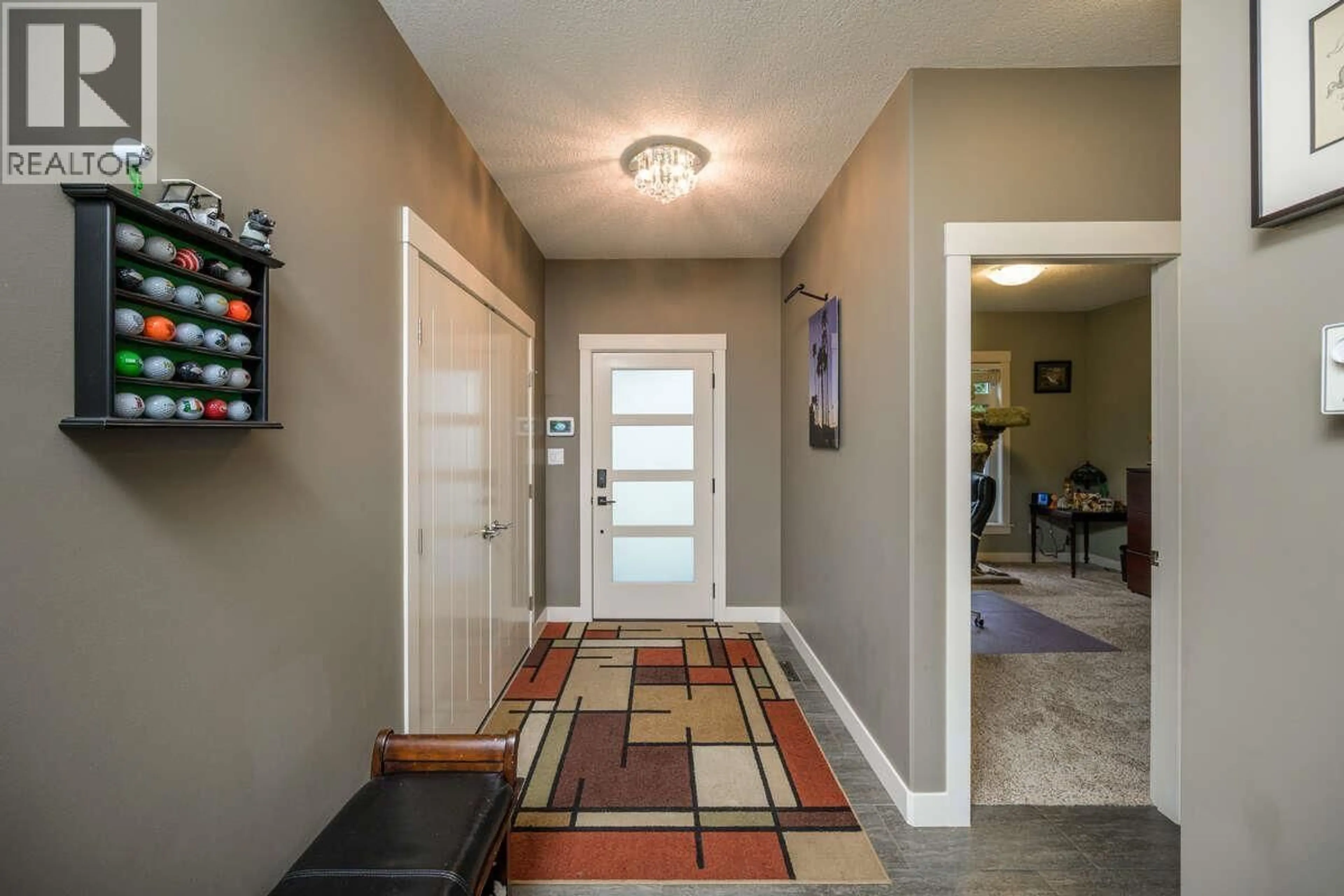 Indoor entryway for 2693 LINKS DRIVE, Prince George British Columbia V2K0A5