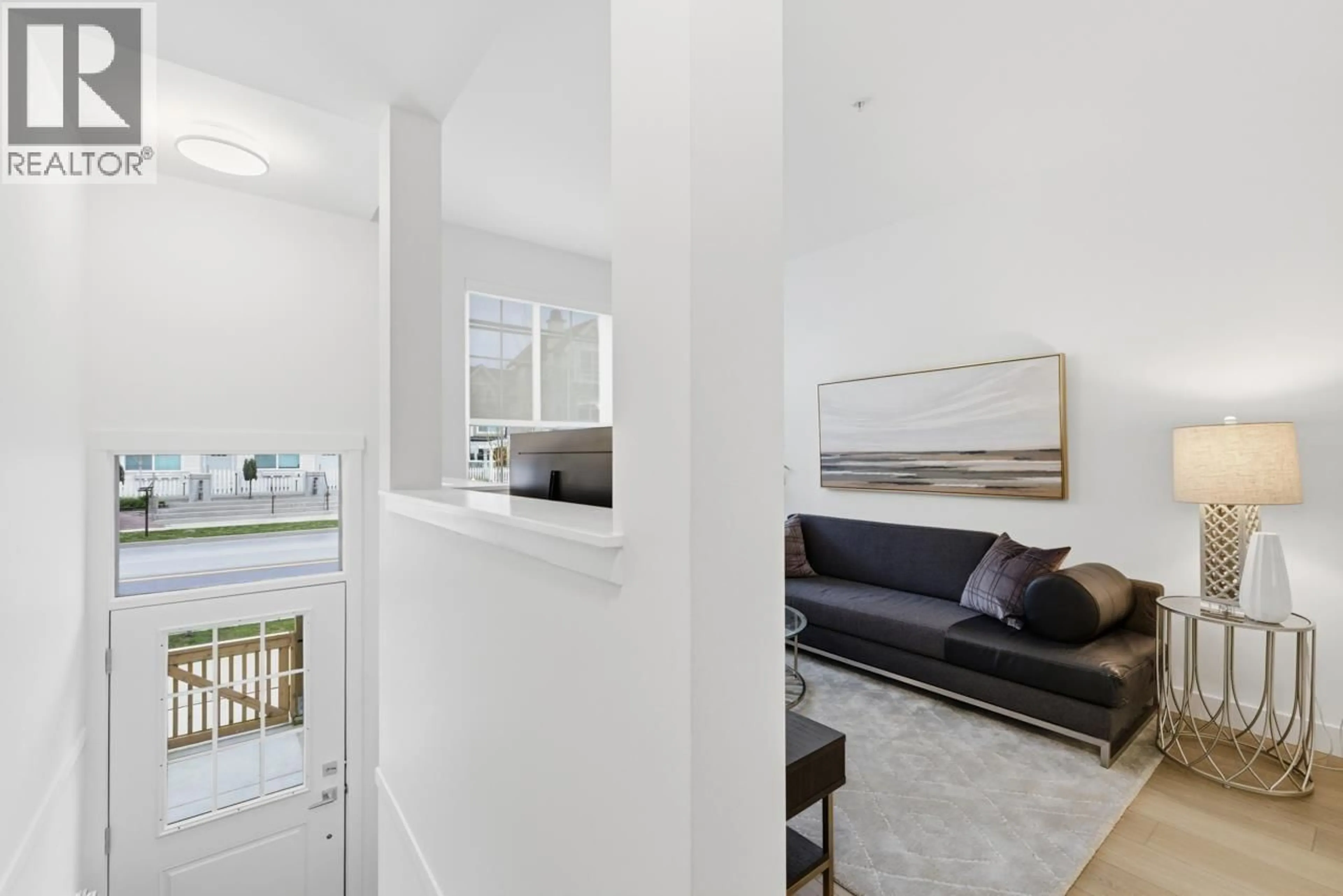 Indoor entryway for 202 - 720 ROBINSON STREET, Coquitlam British Columbia V3J0P9