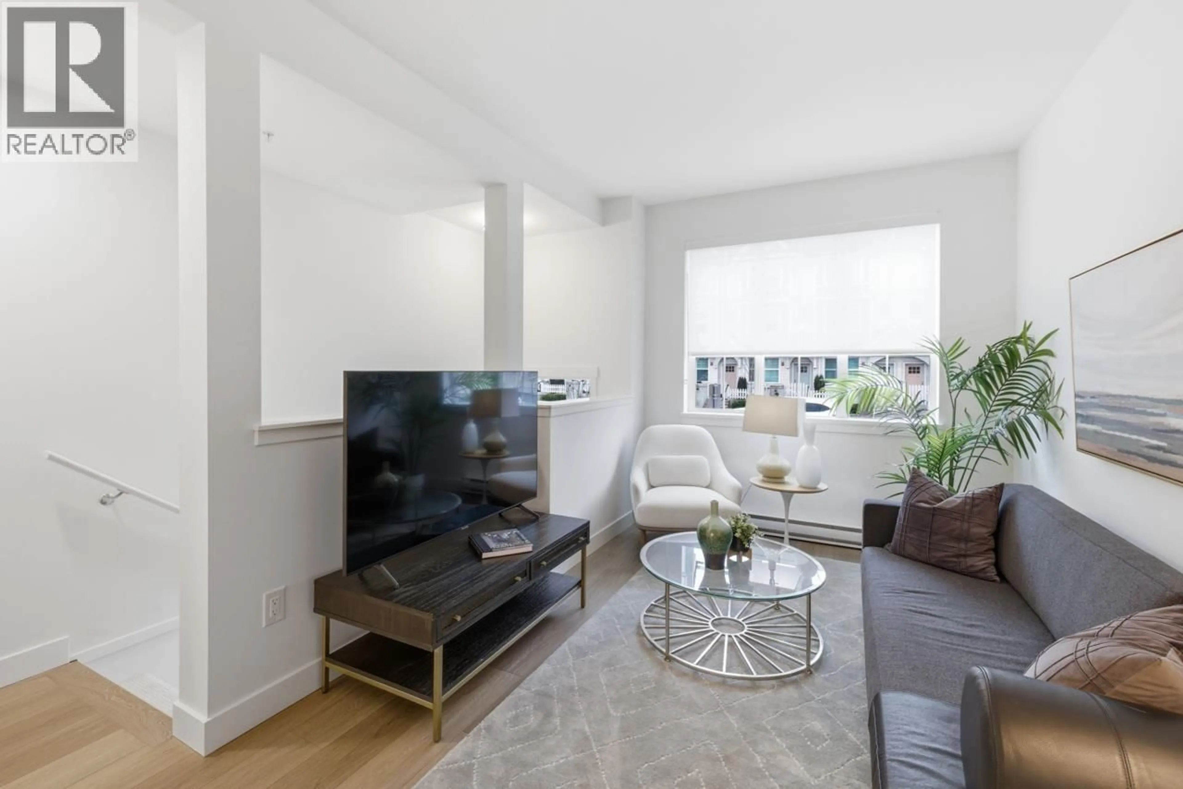 Living room with furniture, unknown for 202 - 720 ROBINSON STREET, Coquitlam British Columbia V3J0P9