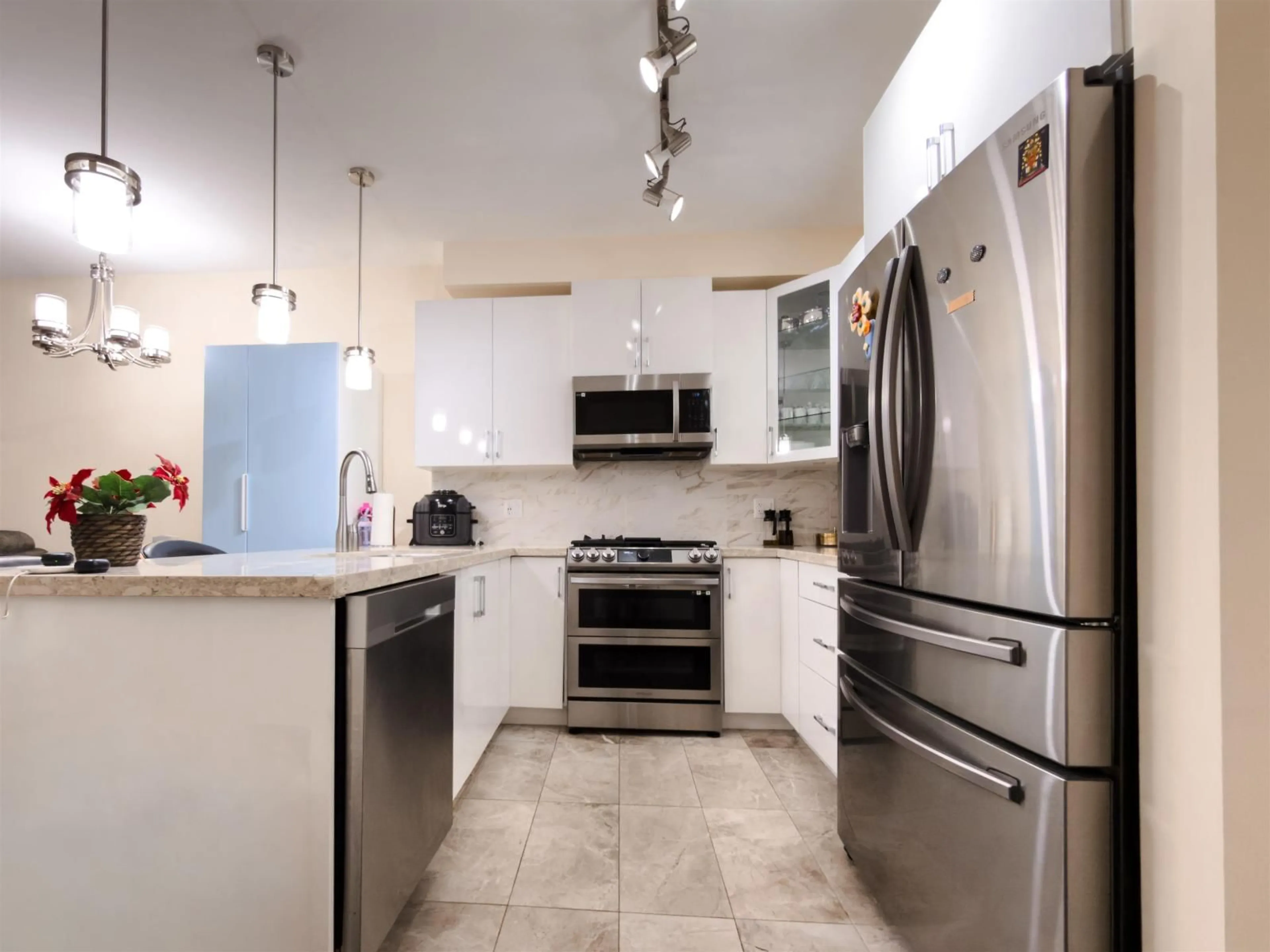 Contemporary kitchen, ceramic/tile floor for 210 - 20376 86 AVENUE, Langley British Columbia V2Y3P8