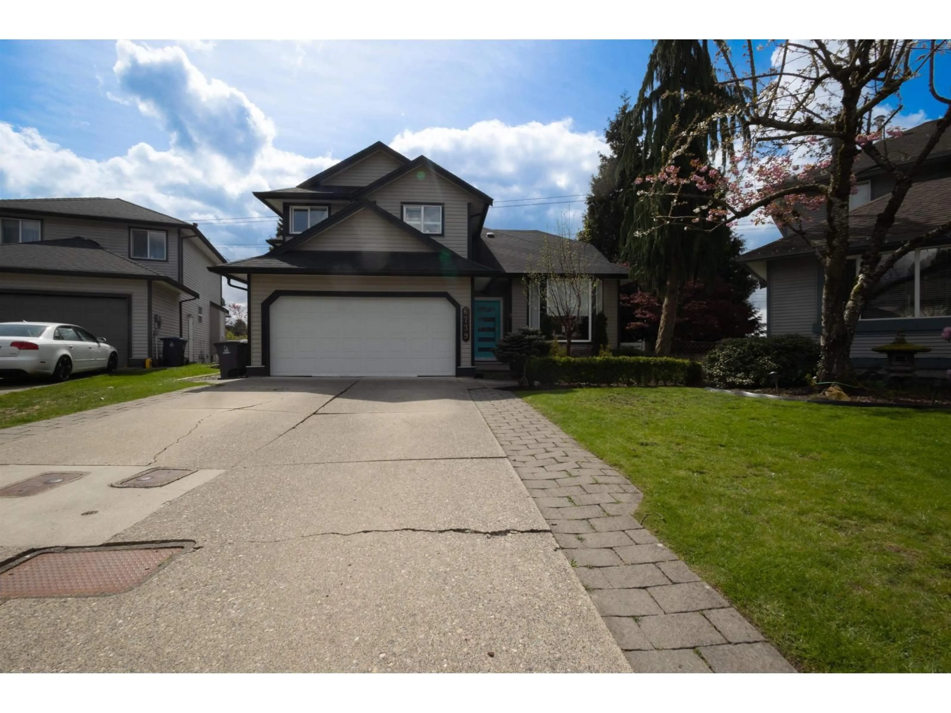 A pic from outside/outdoor area/front of a property/back of a property/a pic from drone, street for 6739 178B STREET, Surrey British Columbia V3S9E1