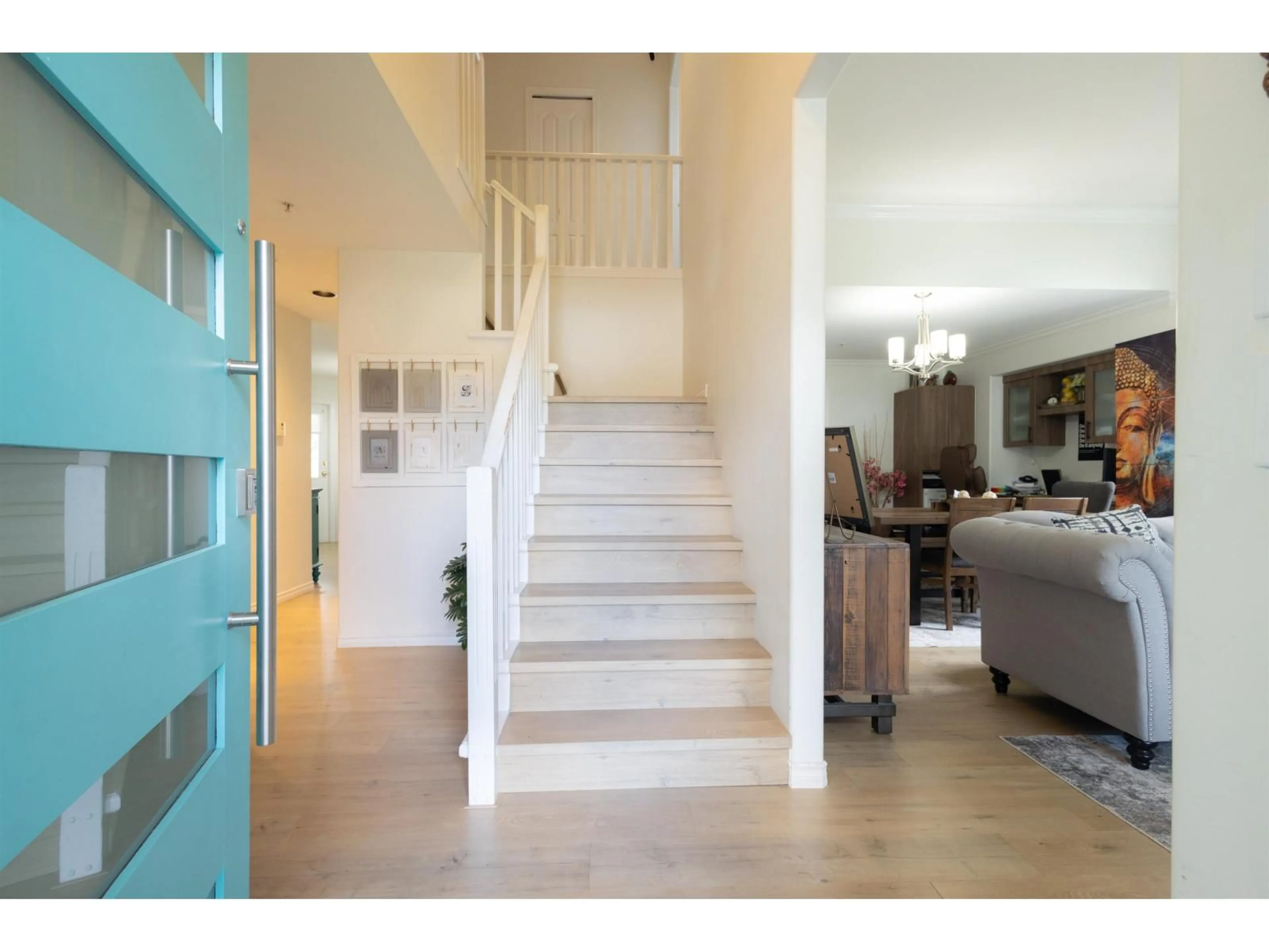 Indoor entryway for 6739 178B STREET, Surrey British Columbia V3S9E1