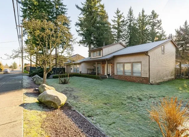 16566 80 AVENUE, Surrey 2