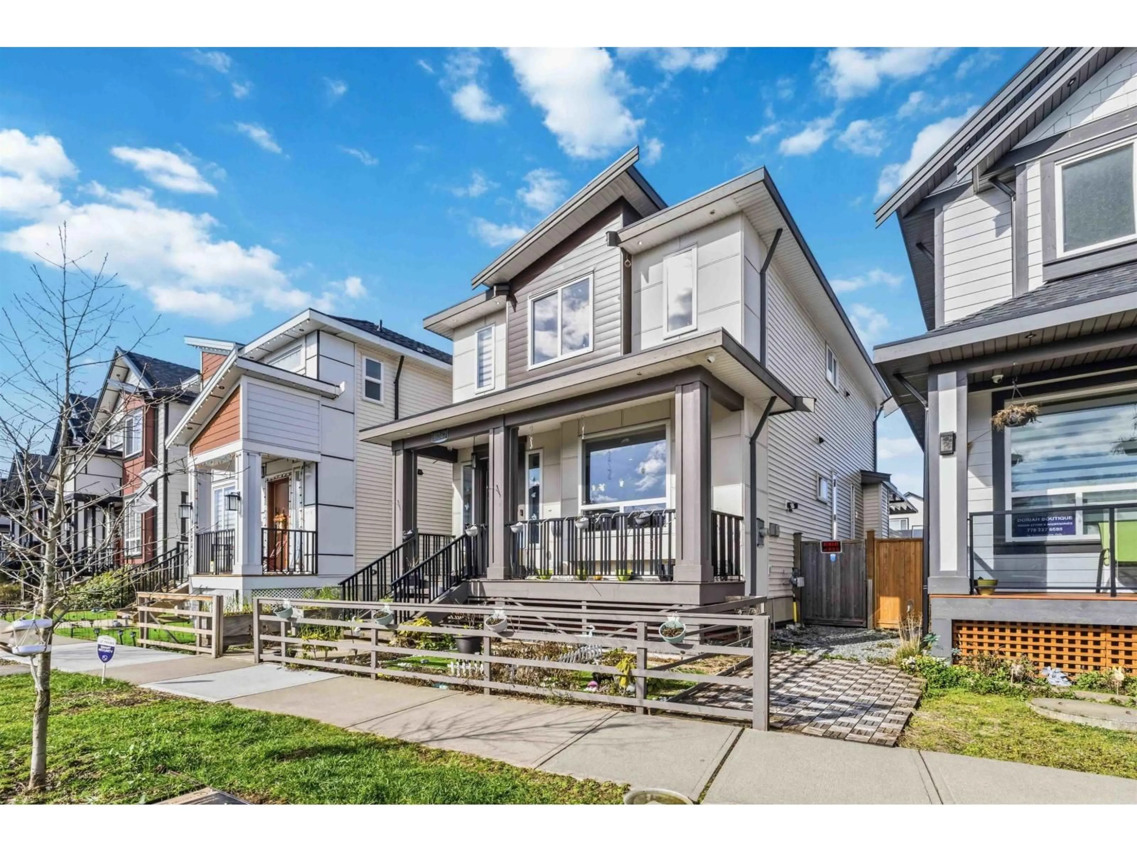 Home with vinyl exterior material, street for 19247 71 AVENUE, Surrey British Columbia V4N6V1