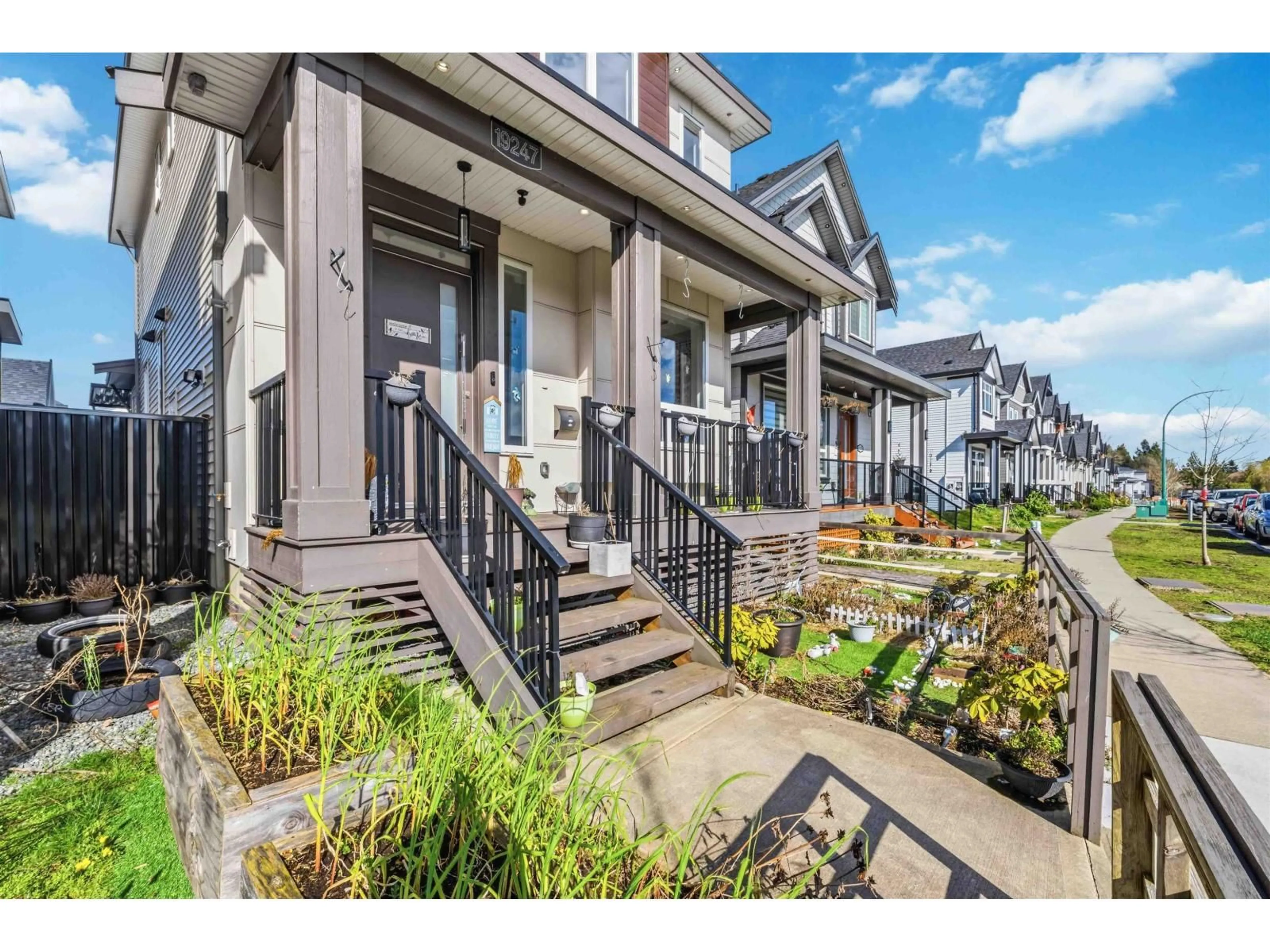 Unknown for 19247 71 AVENUE, Surrey British Columbia V4N6V1