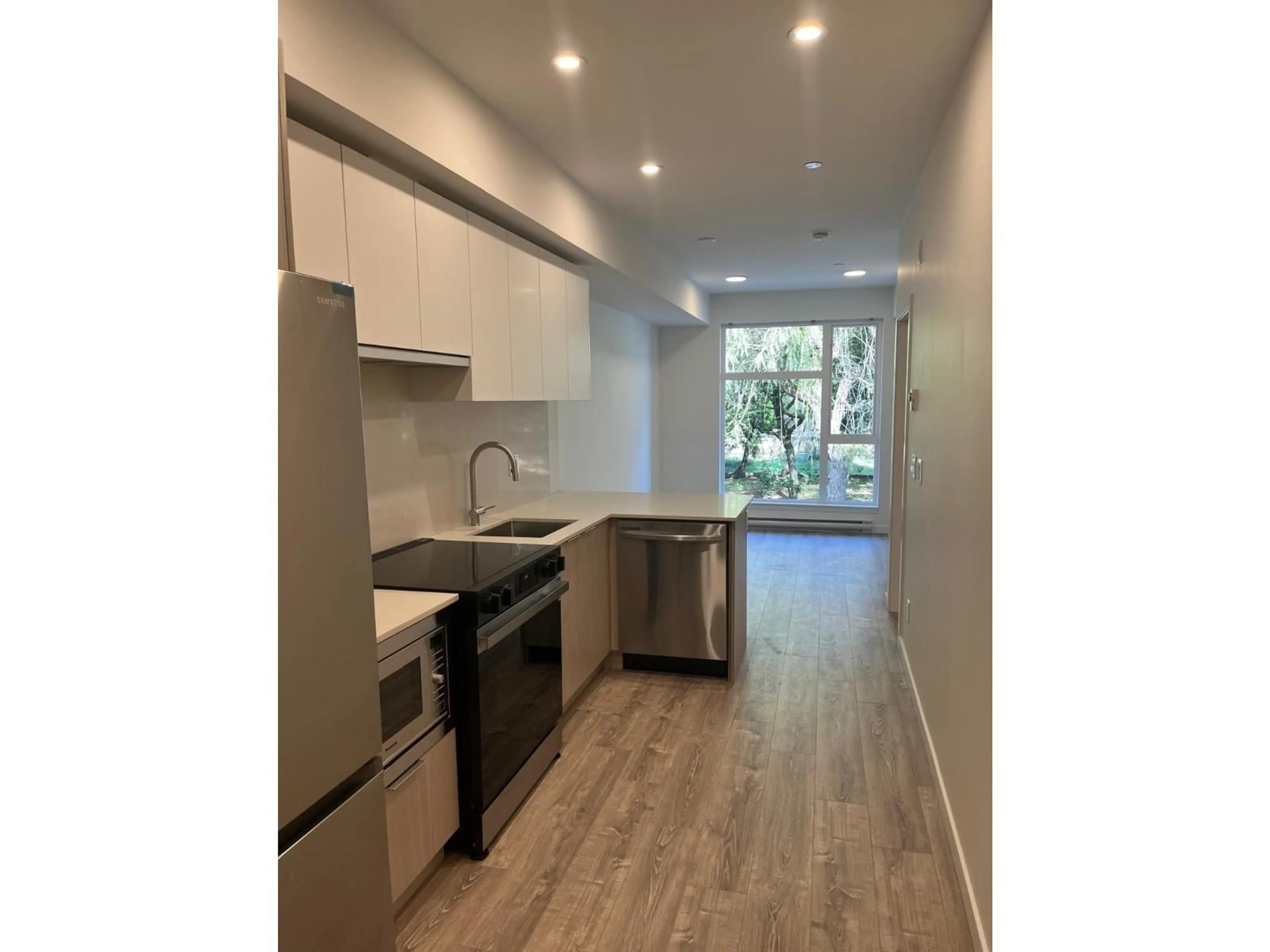 Unknown for E215 - 10829 140 STREET, Surrey British Columbia V3R0H4