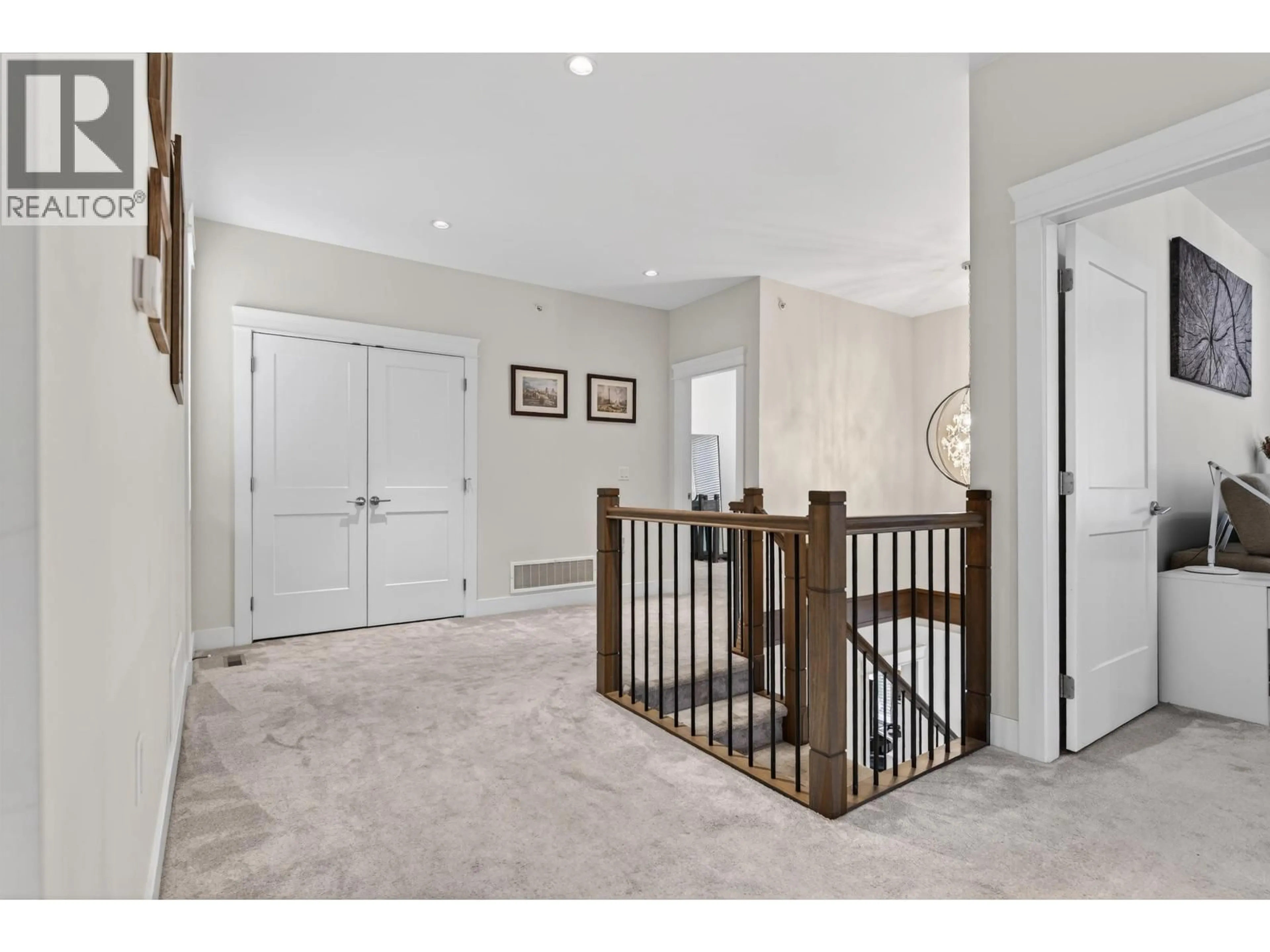 Indoor entryway for 20180 STANTON AVENUE, Maple Ridge British Columbia V2X0E5