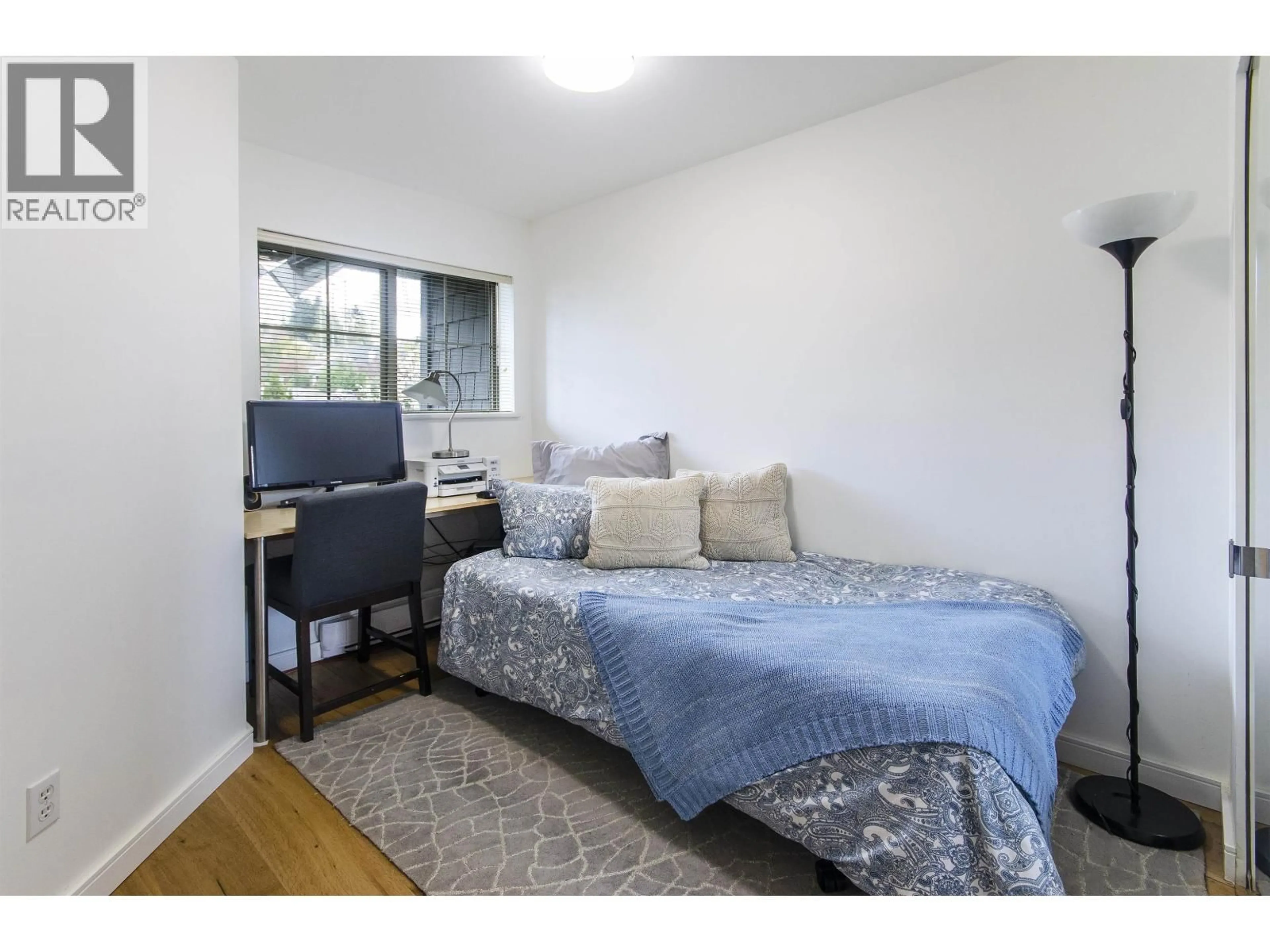 Bedroom with bed, unknown for 121 - 3105 DAYANEE SPRINGS BOULEVARD, Coquitlam British Columbia V3E0C2
