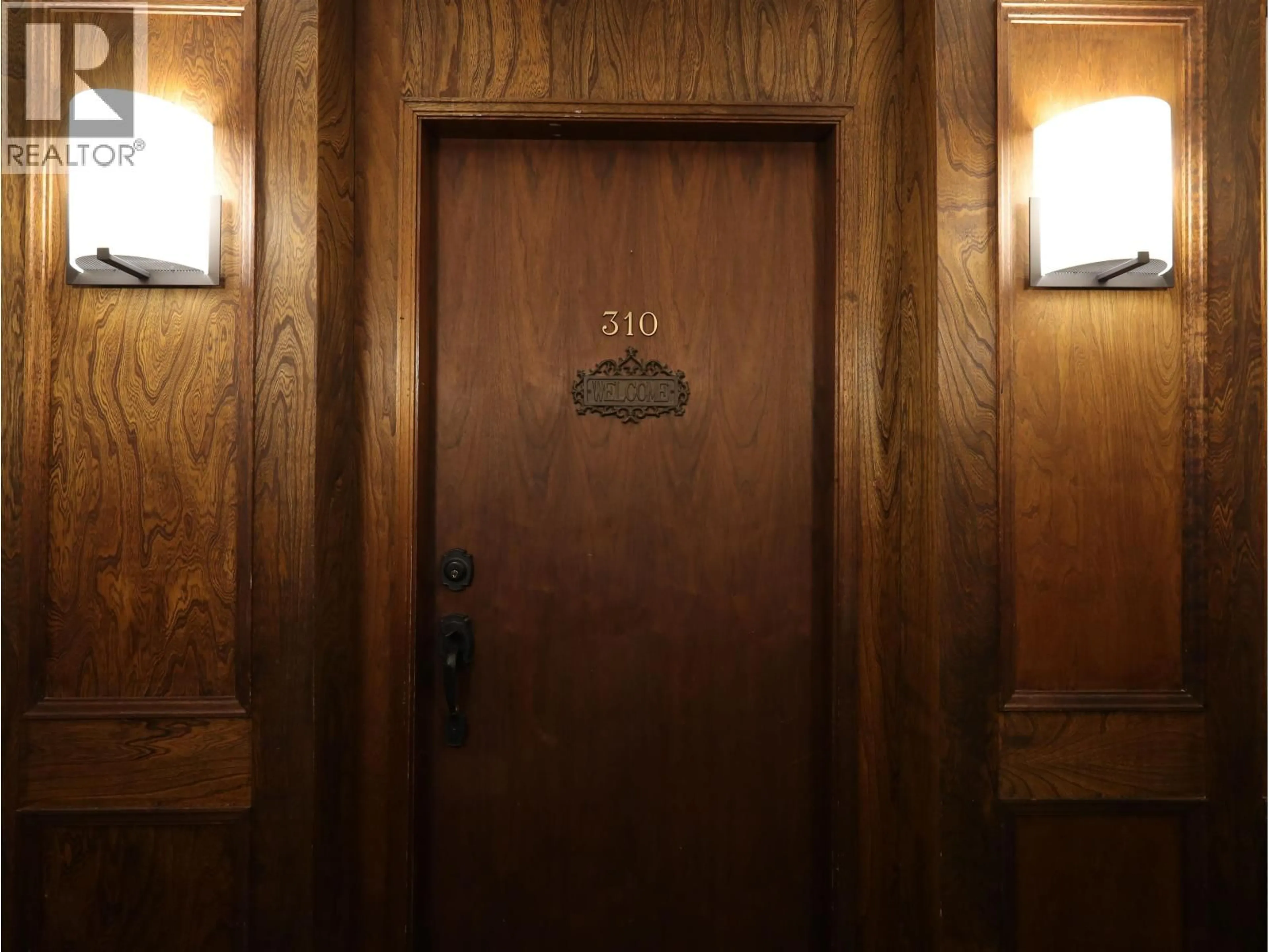 Indoor foyer for 310 - 1266 13TH AVENUE, Vancouver British Columbia V6H1N6