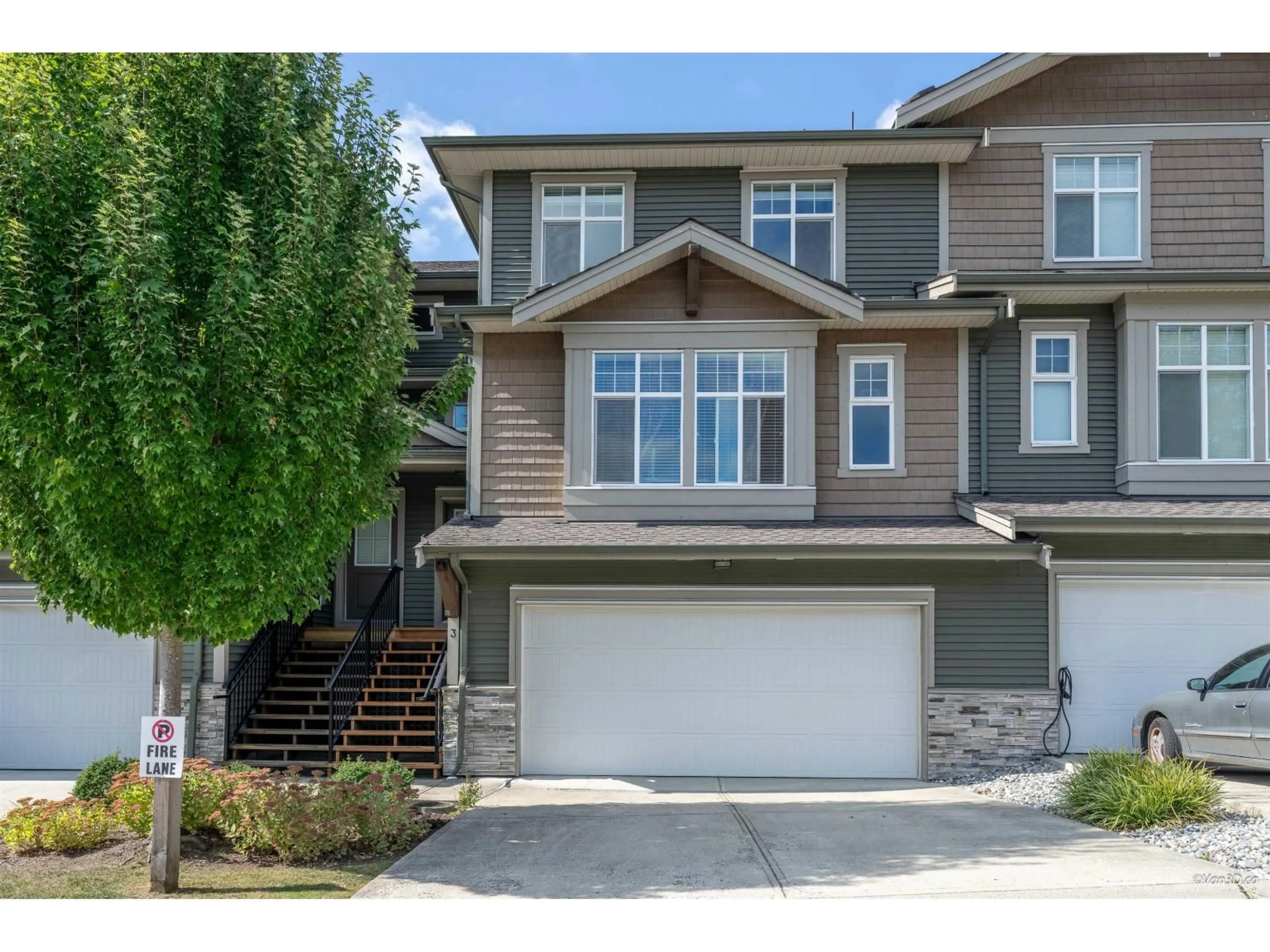 A pic from outside/outdoor area/front of a property/back of a property/a pic from drone, street for 3 - 7138 210 STREET, Langley British Columbia V2Y0V7