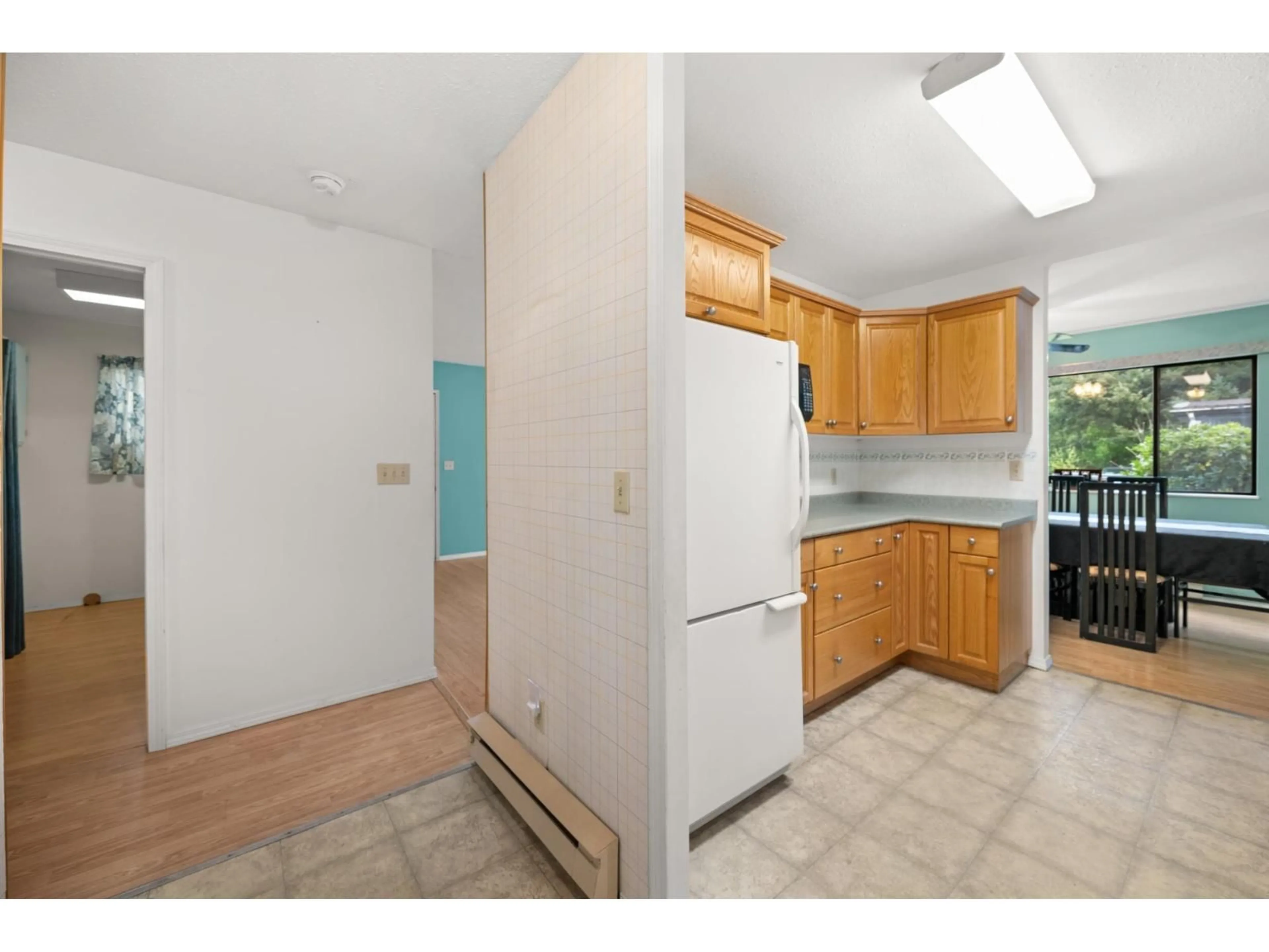 Standard kitchen, unknown for 238 - 27111 0 AVENUE, Langley British Columbia V4W2T3