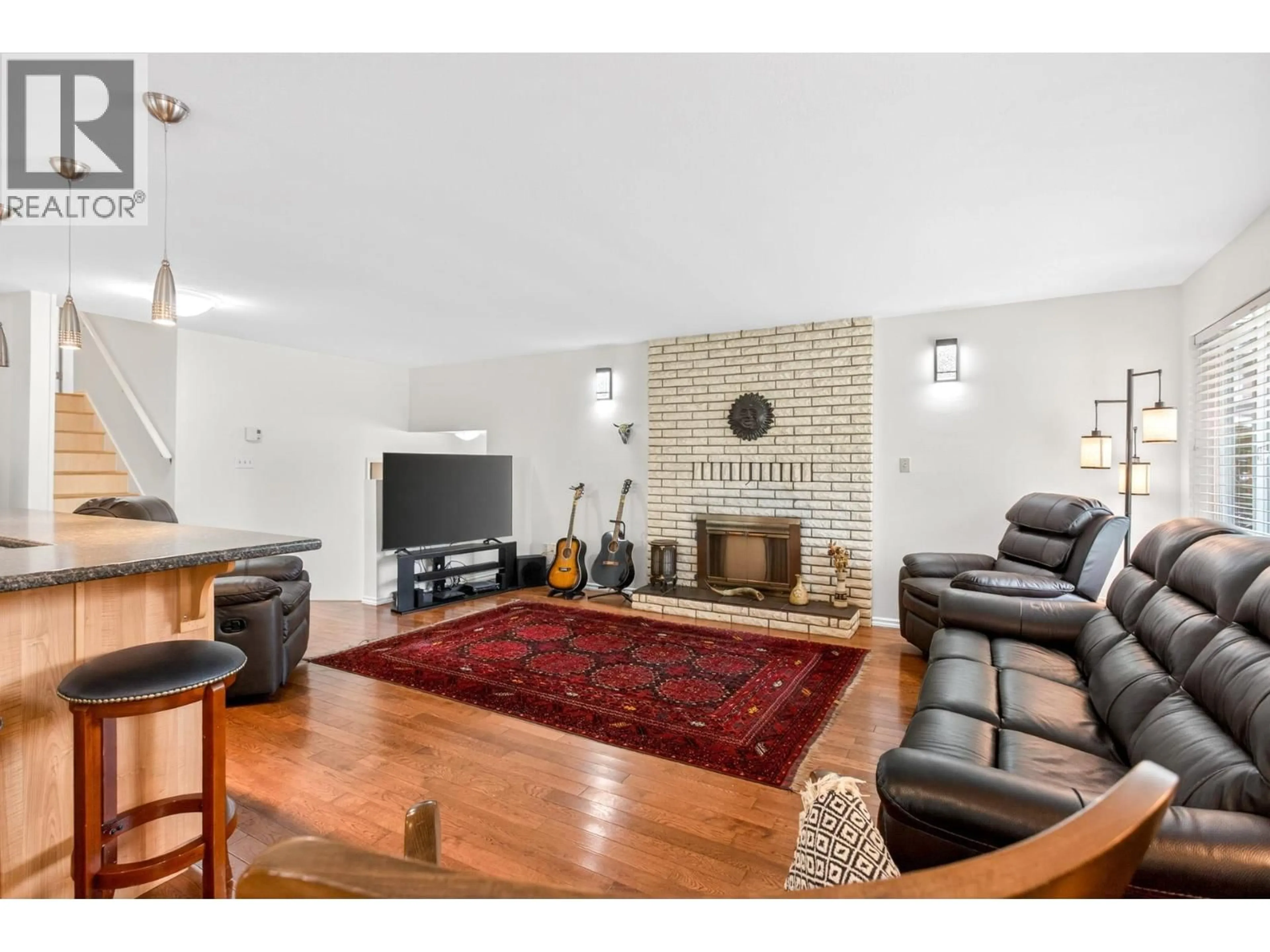 Living room with furniture, unknown for 2176 LAURIER AVENUE, Port Coquitlam British Columbia V3B5N7