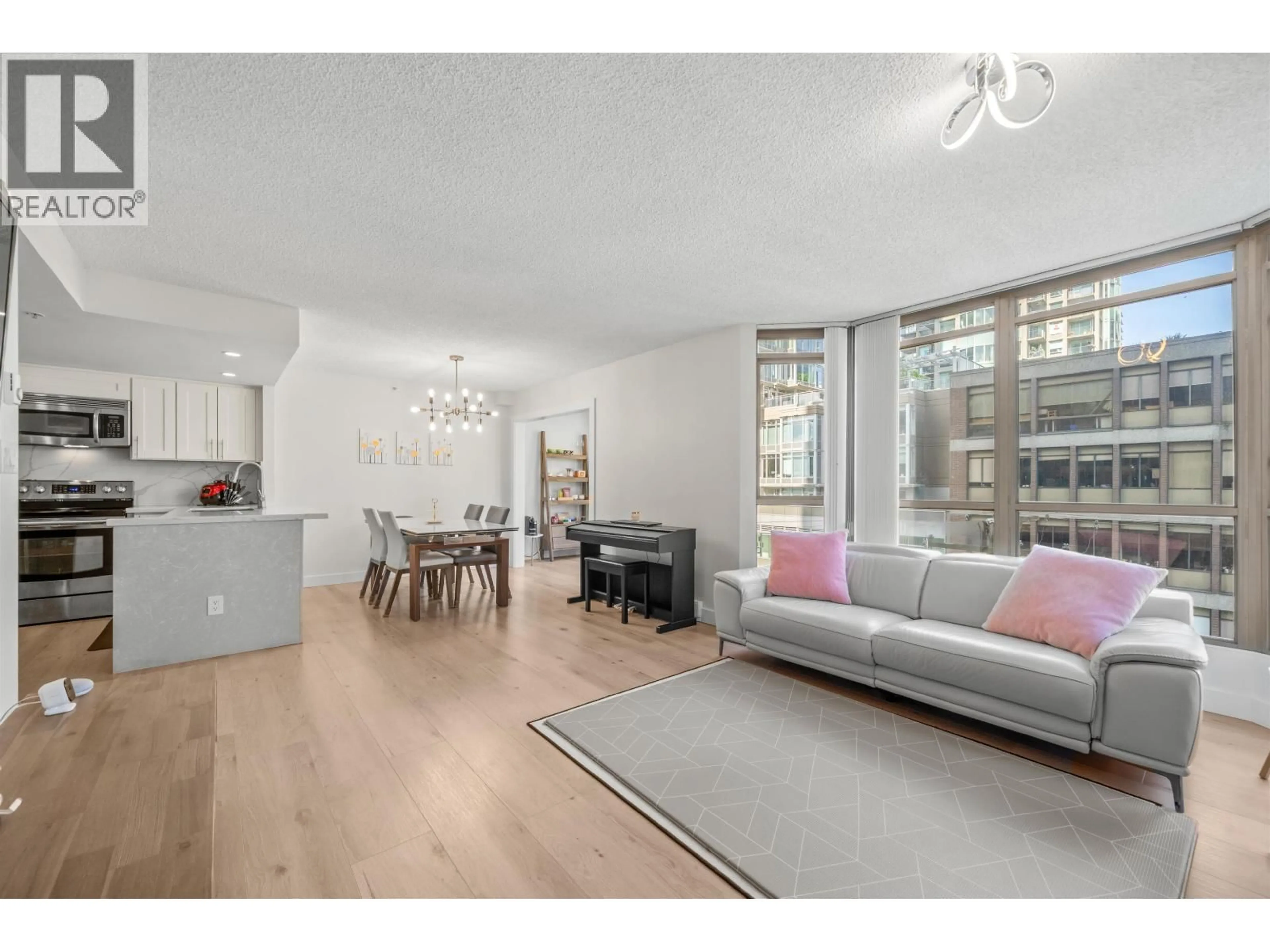 Living room with furniture, unknown for 706 - 867 HAMILTON STREET, Vancouver British Columbia V6B2R7