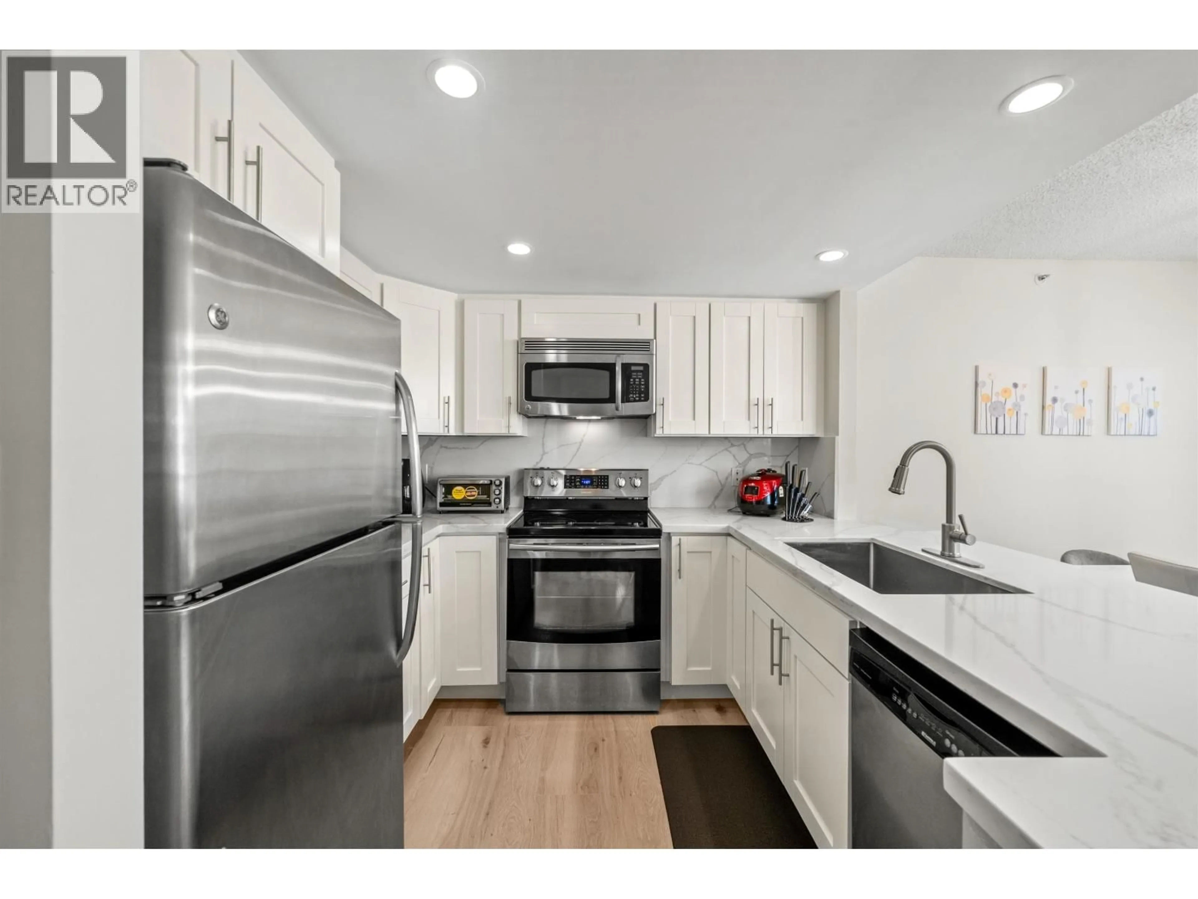 Unknown for 706 - 867 HAMILTON STREET, Vancouver British Columbia V6B2R7