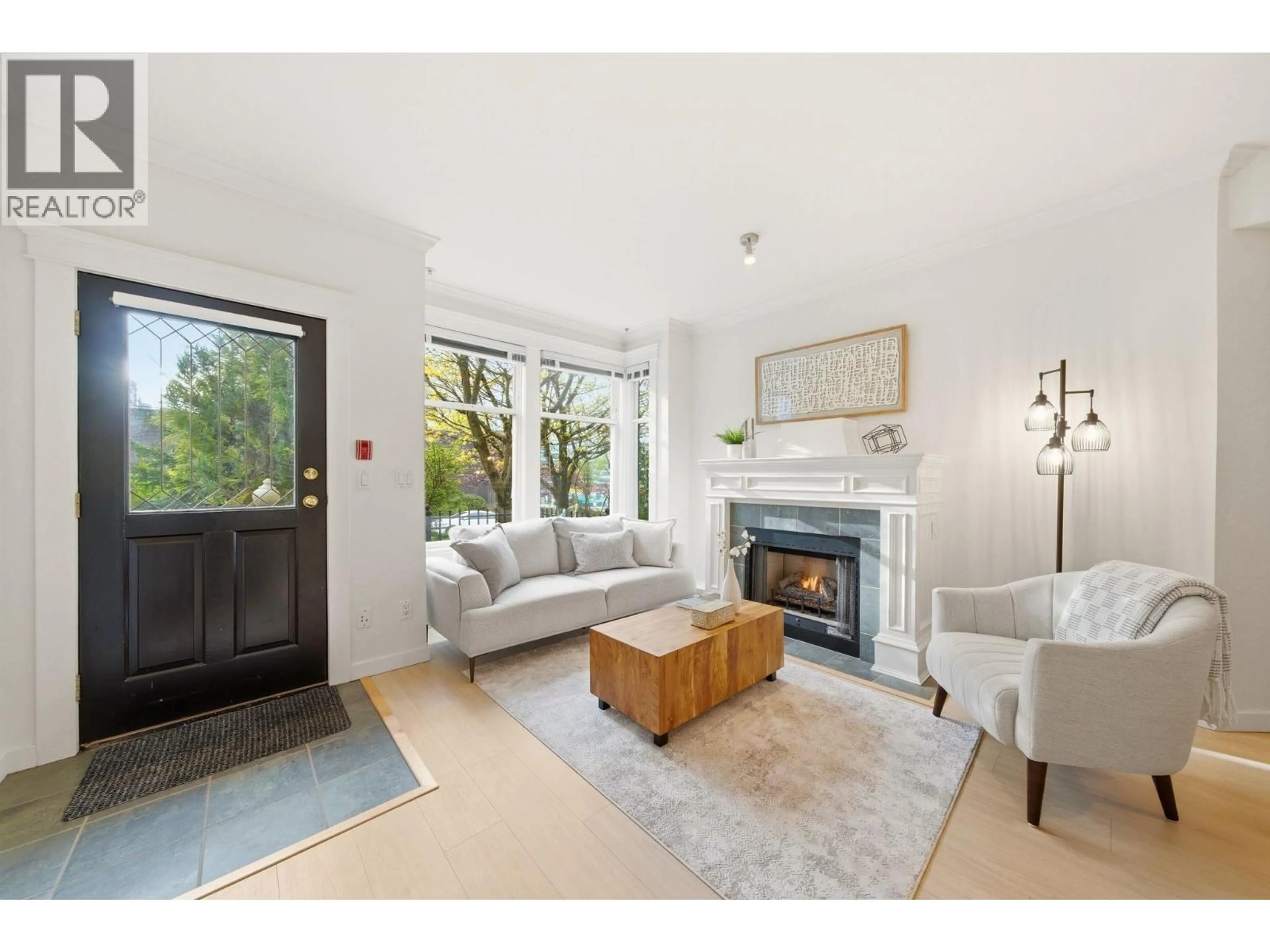 Living room with furniture, unknown for 2608 YUKON STREET, Vancouver British Columbia V5Y3P8