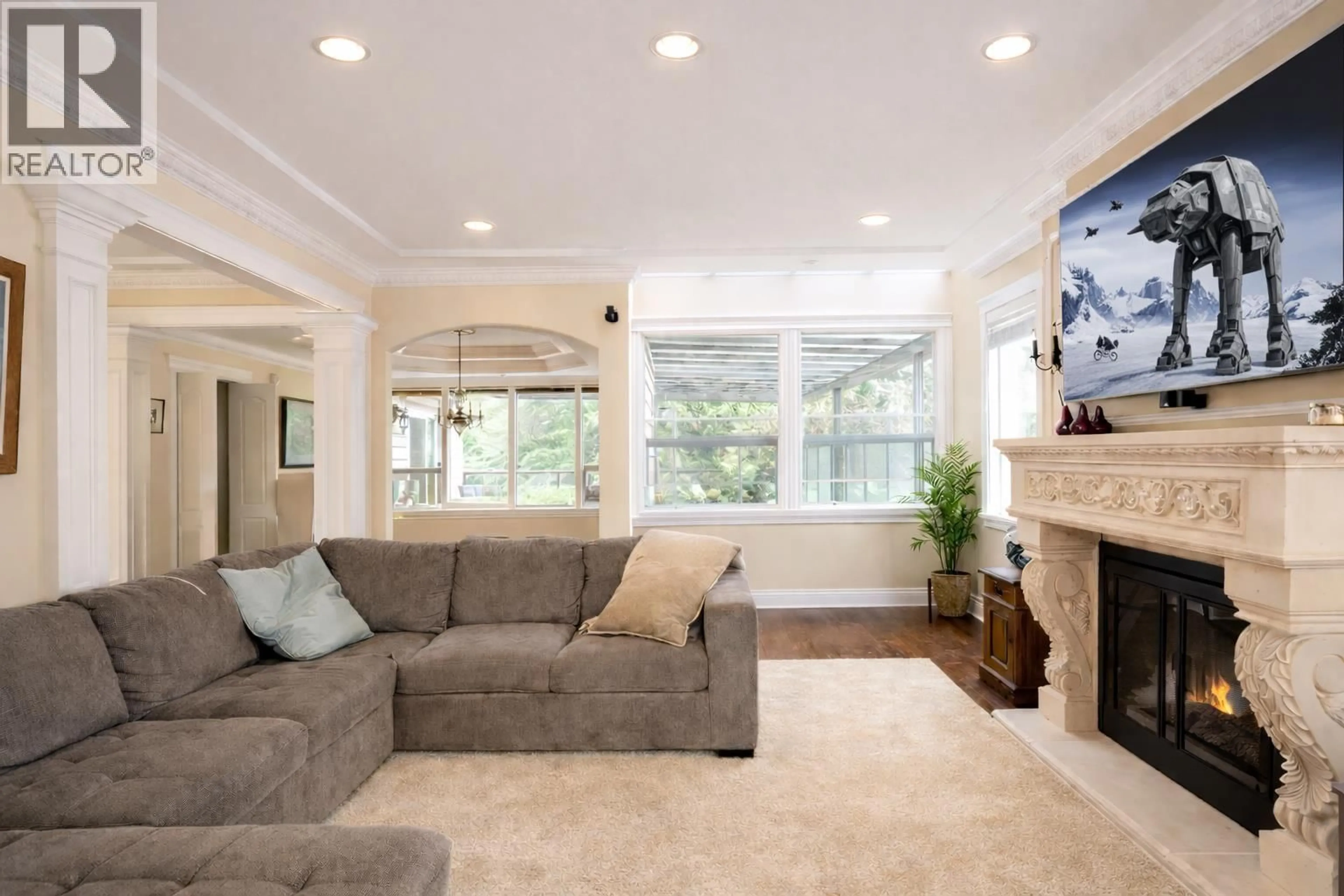 Living room with furniture, unknown for 866 SINCLAIR STREET, West Vancouver British Columbia V7V3V9