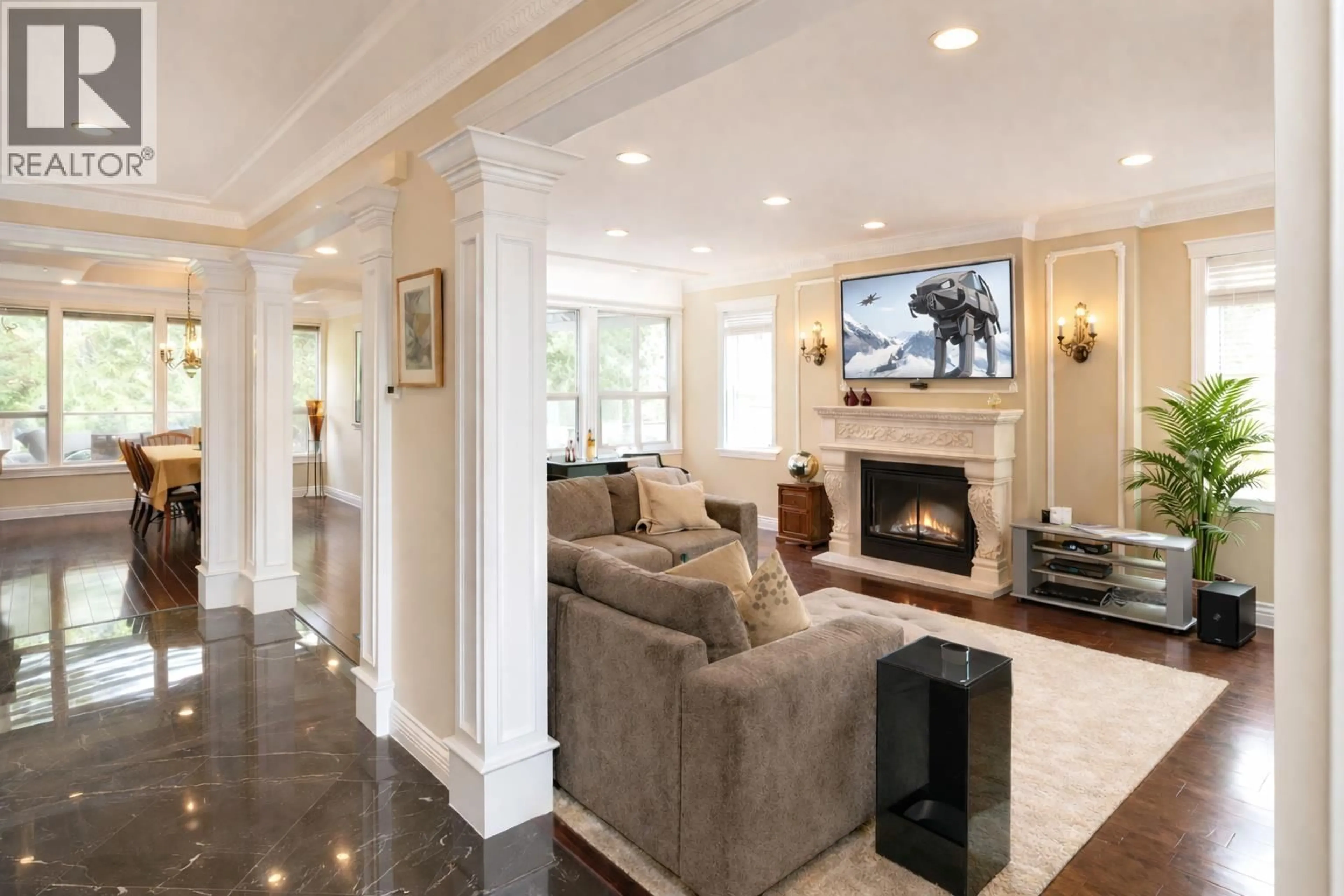 Living room with furniture, ceramic/tile floor for 866 SINCLAIR STREET, West Vancouver British Columbia V7V3V9