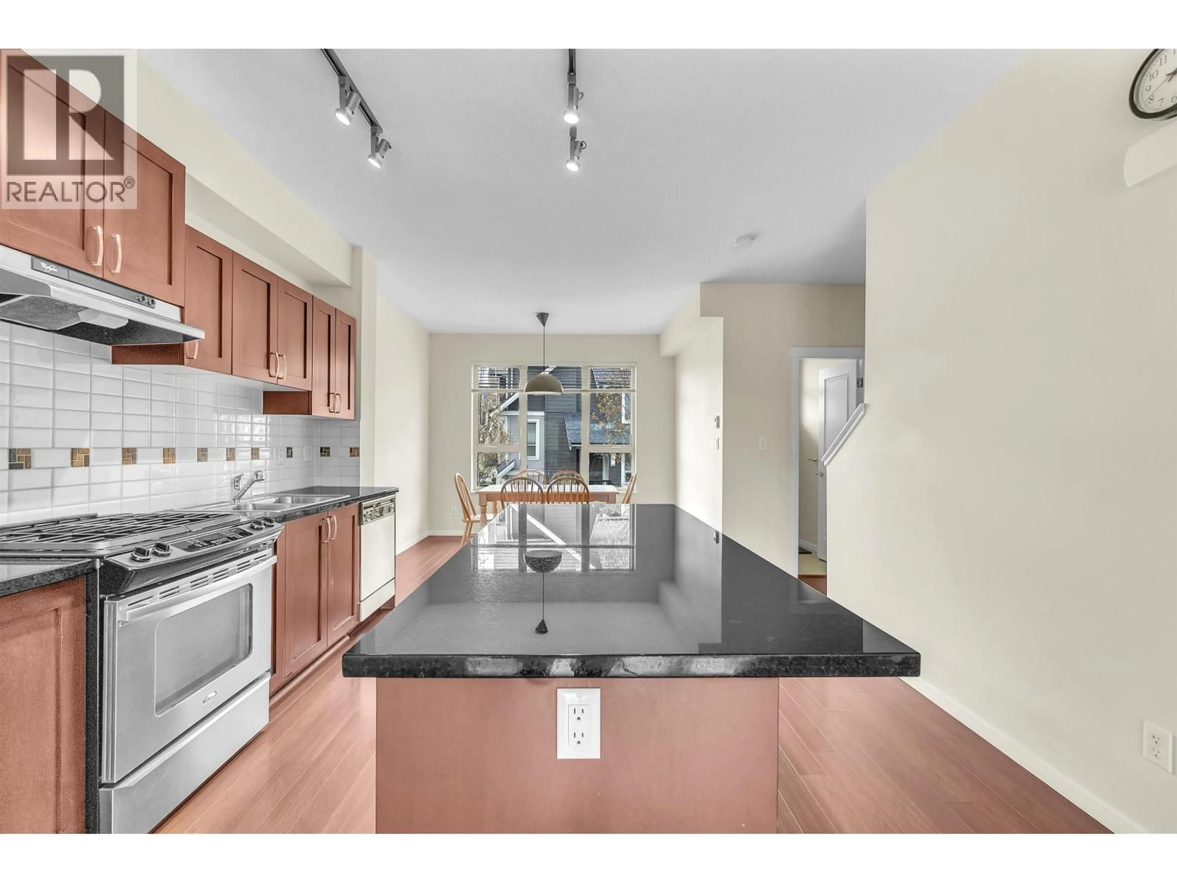 Open concept kitchen, unknown for 162 - 3105 DAYANEE SPRINGS BOULEVARD, Coquitlam British Columbia V3E0C2