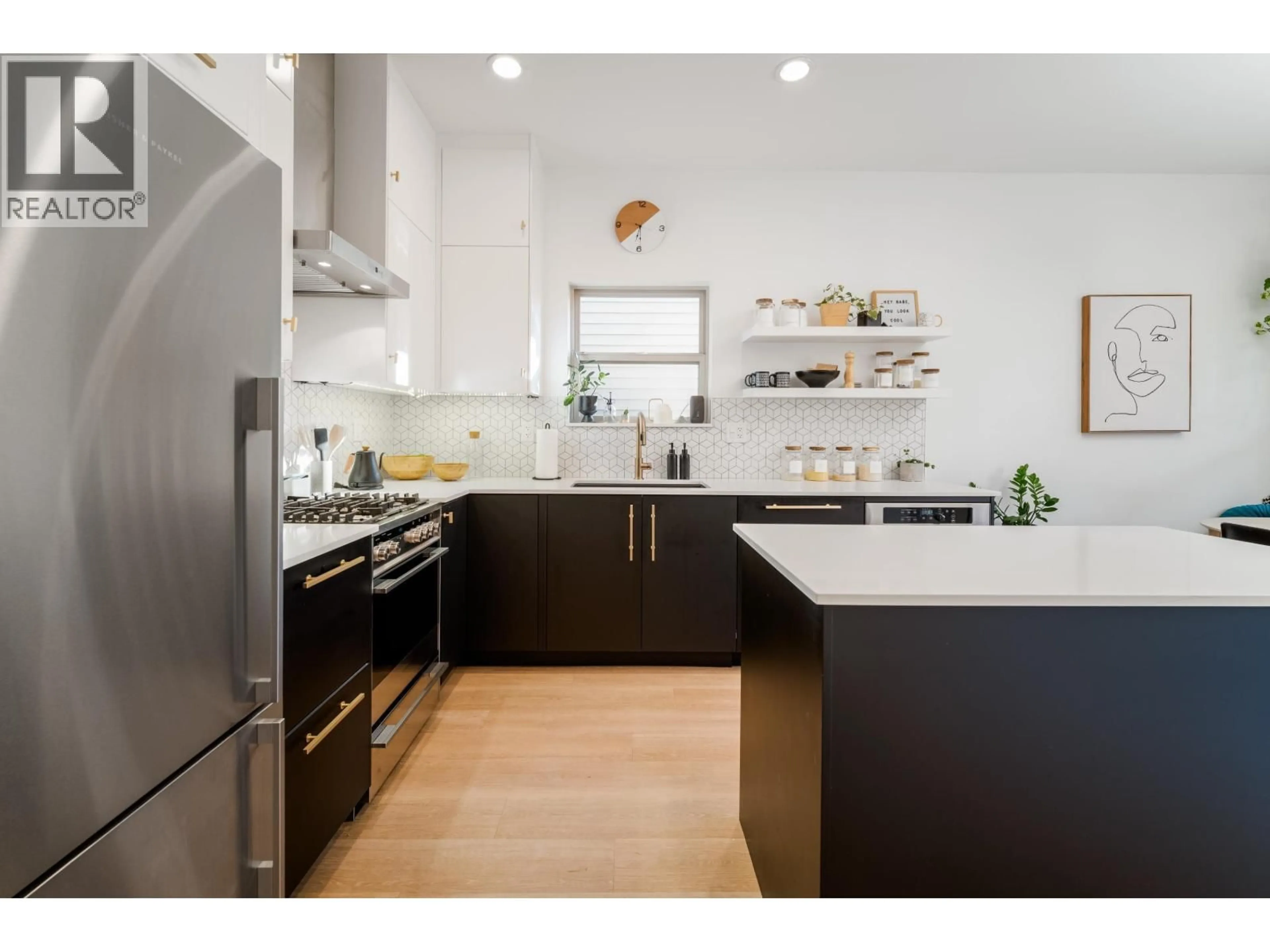 Contemporary kitchen, unknown for 5418 MAIN STREET, Vancouver British Columbia V5W2R9