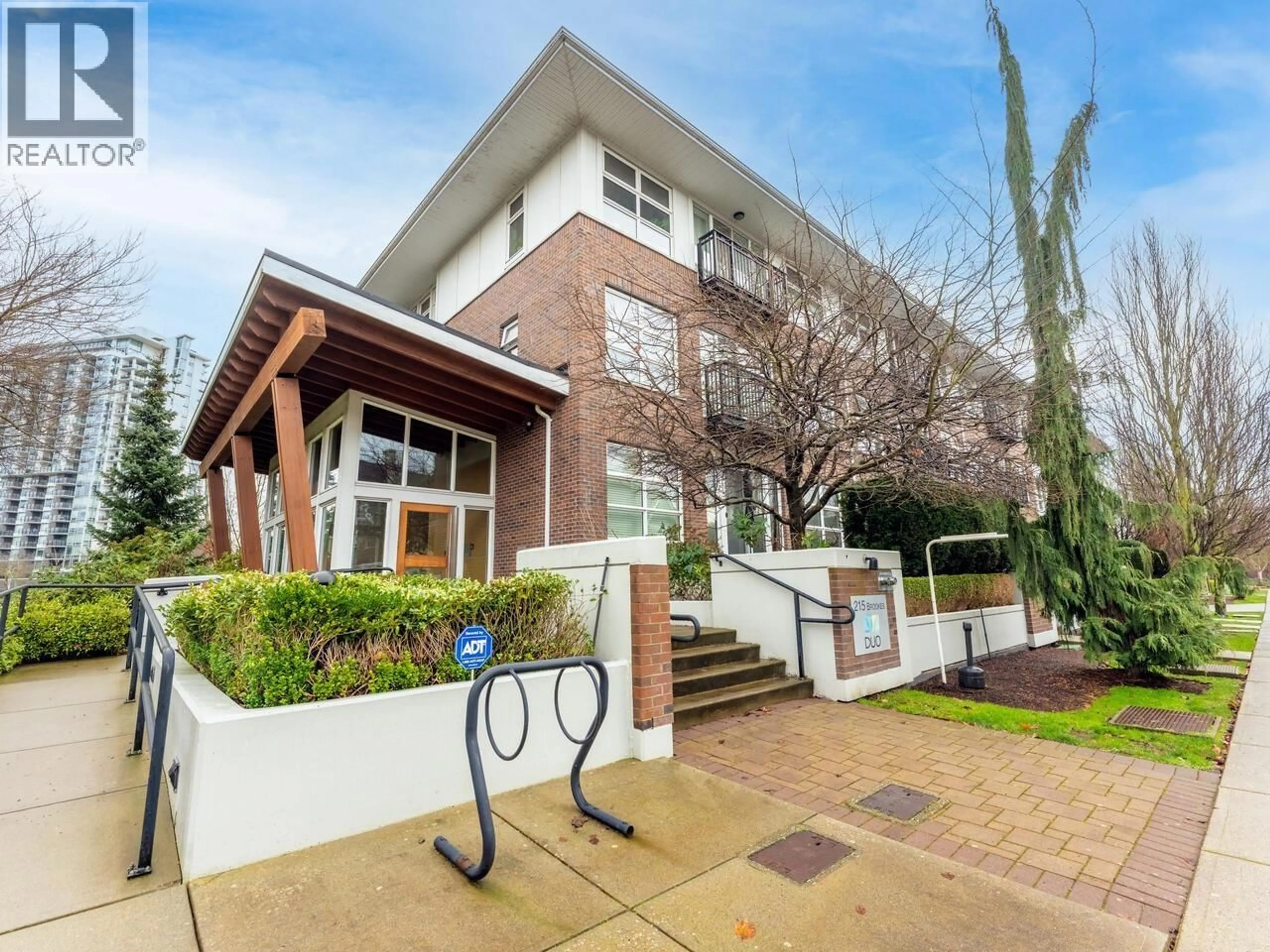 Home with brick exterior material, building for 208 - 215 BROOKES STREET, New Westminster British Columbia V3M0G5