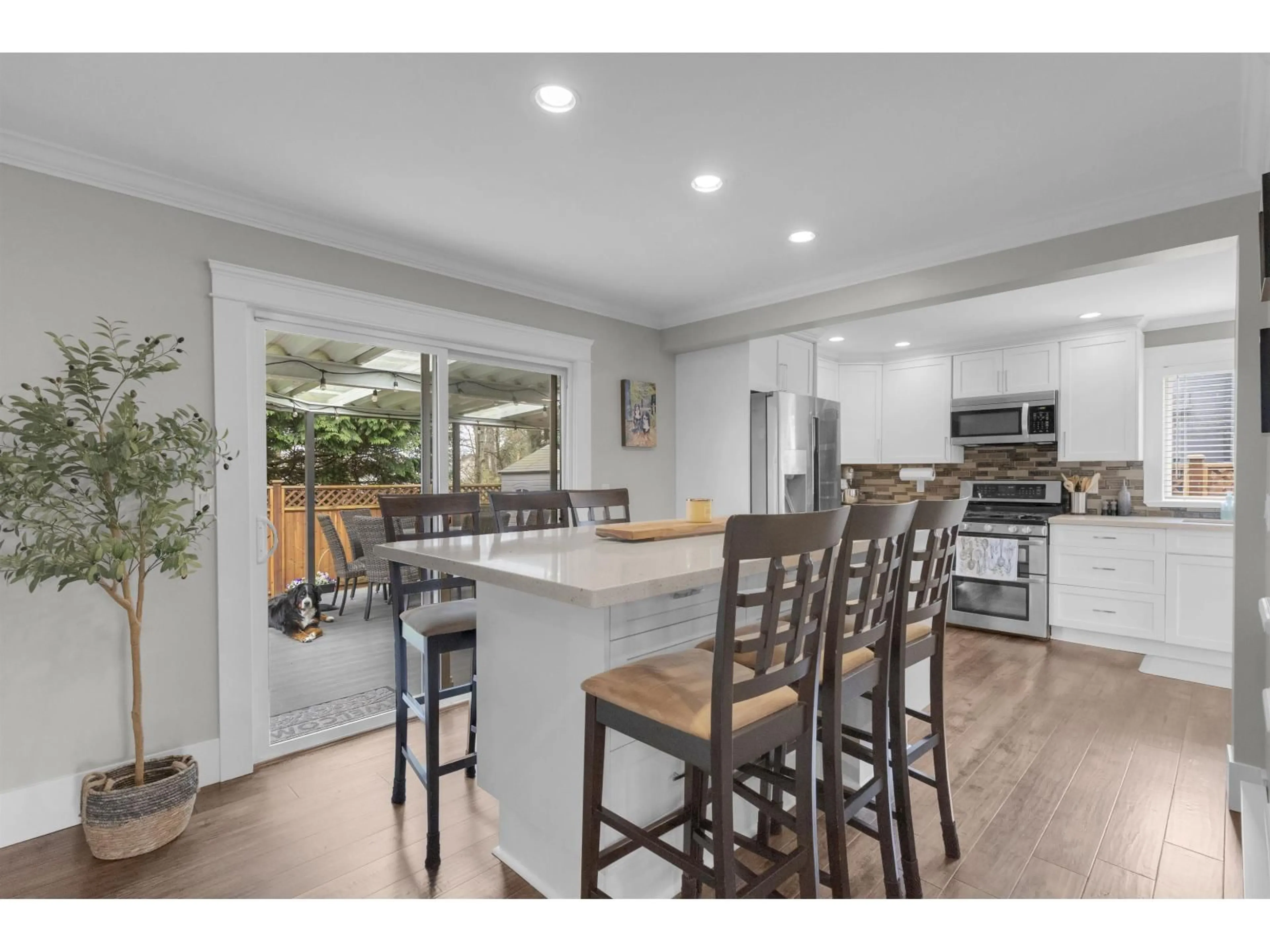 Open concept kitchen, unknown for 8168 132A STREET, Surrey British Columbia V3W8Y6