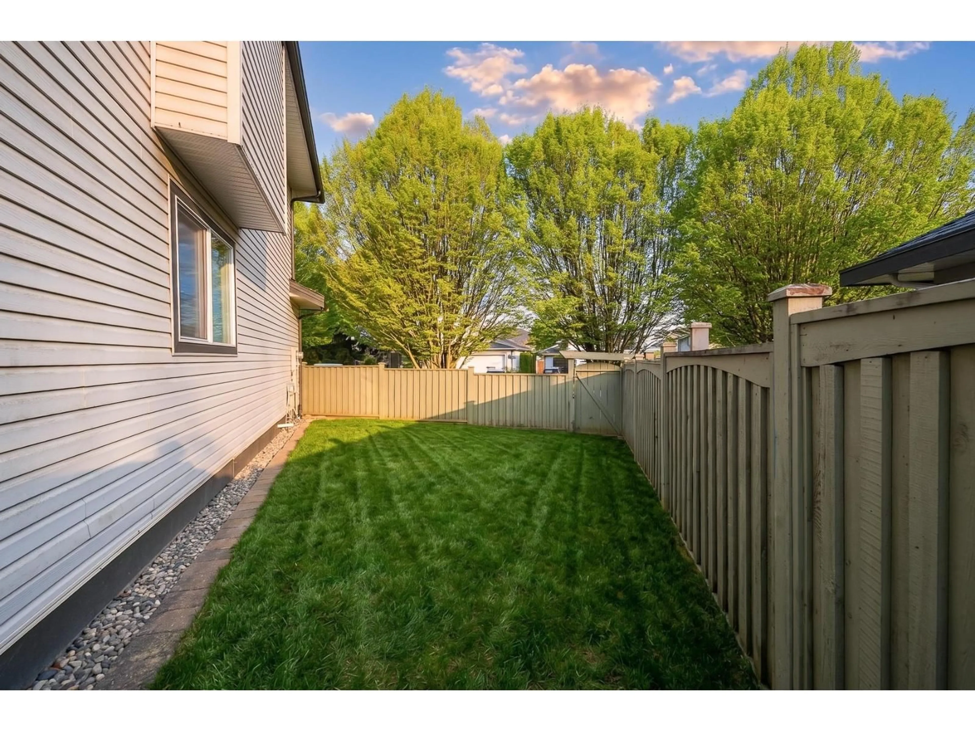 Patio, unknown for 9256 203 STREET, Langley British Columbia V1M2M7