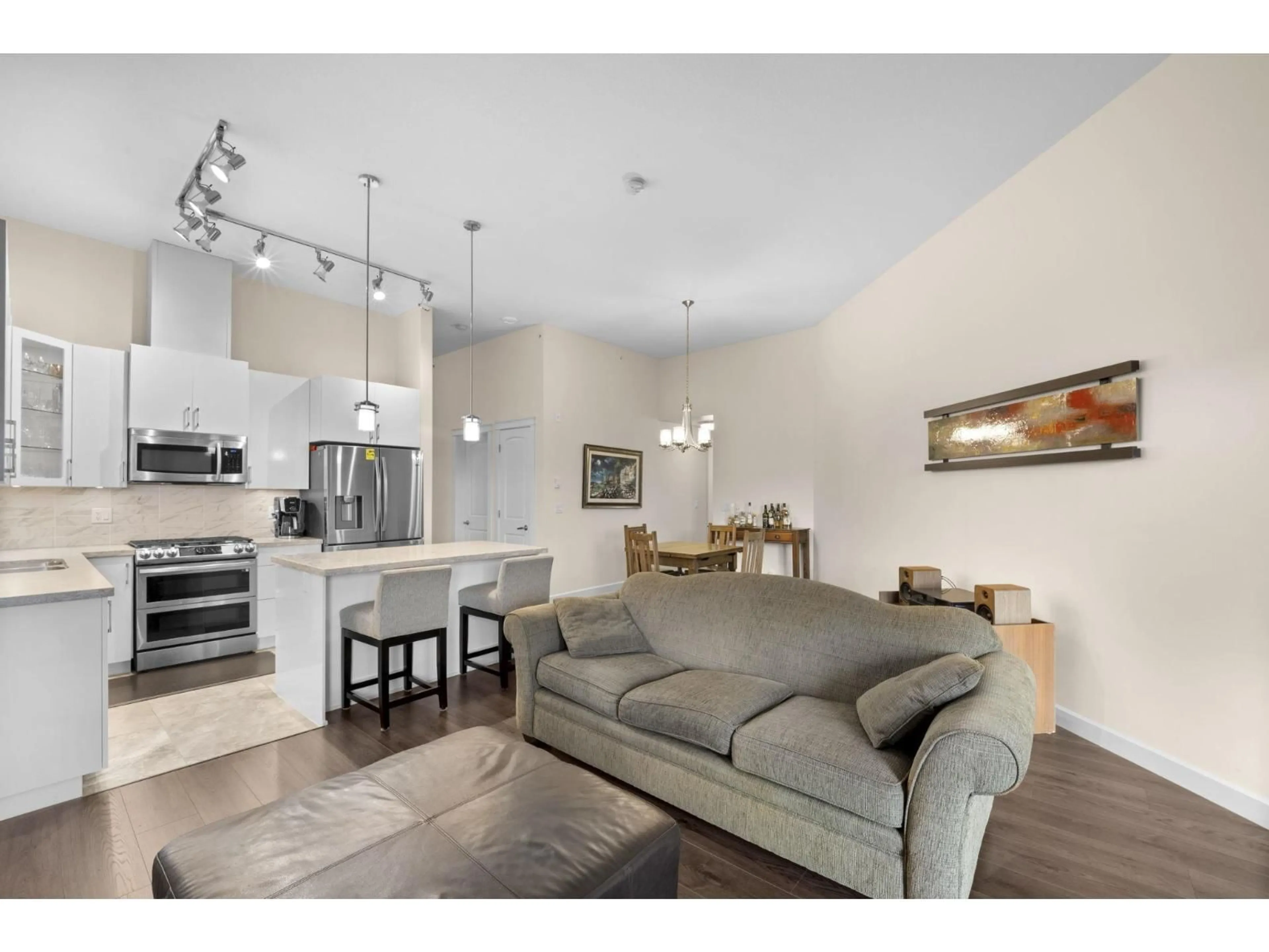 Open concept kitchen, unknown for 607 - 8526 202B STREET, Langley British Columbia V2Y3L3