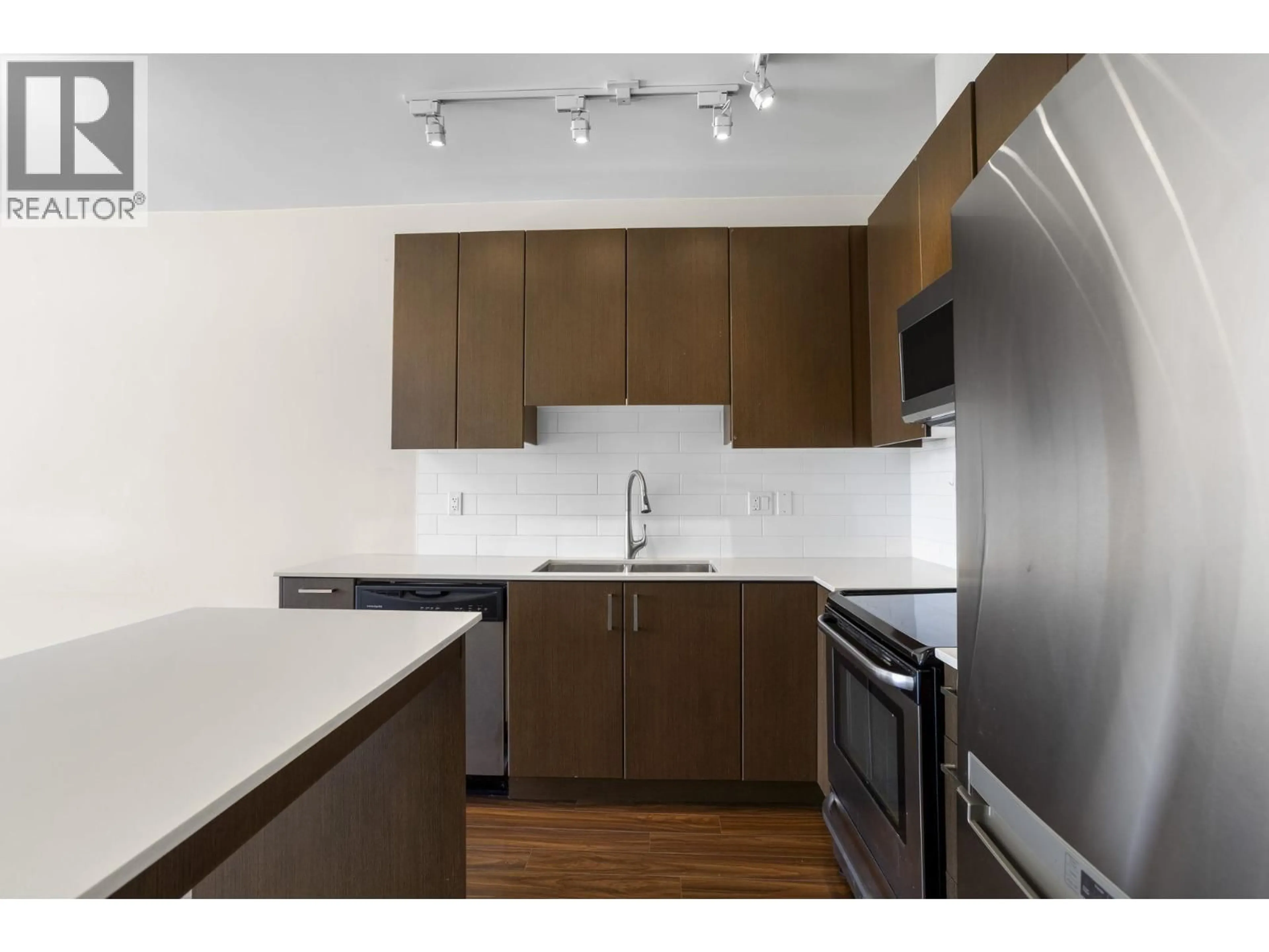 Standard kitchen, wood/laminate floor for 307 - 2351 KELLY AVENUE, Port Coquitlam British Columbia V3C0C6