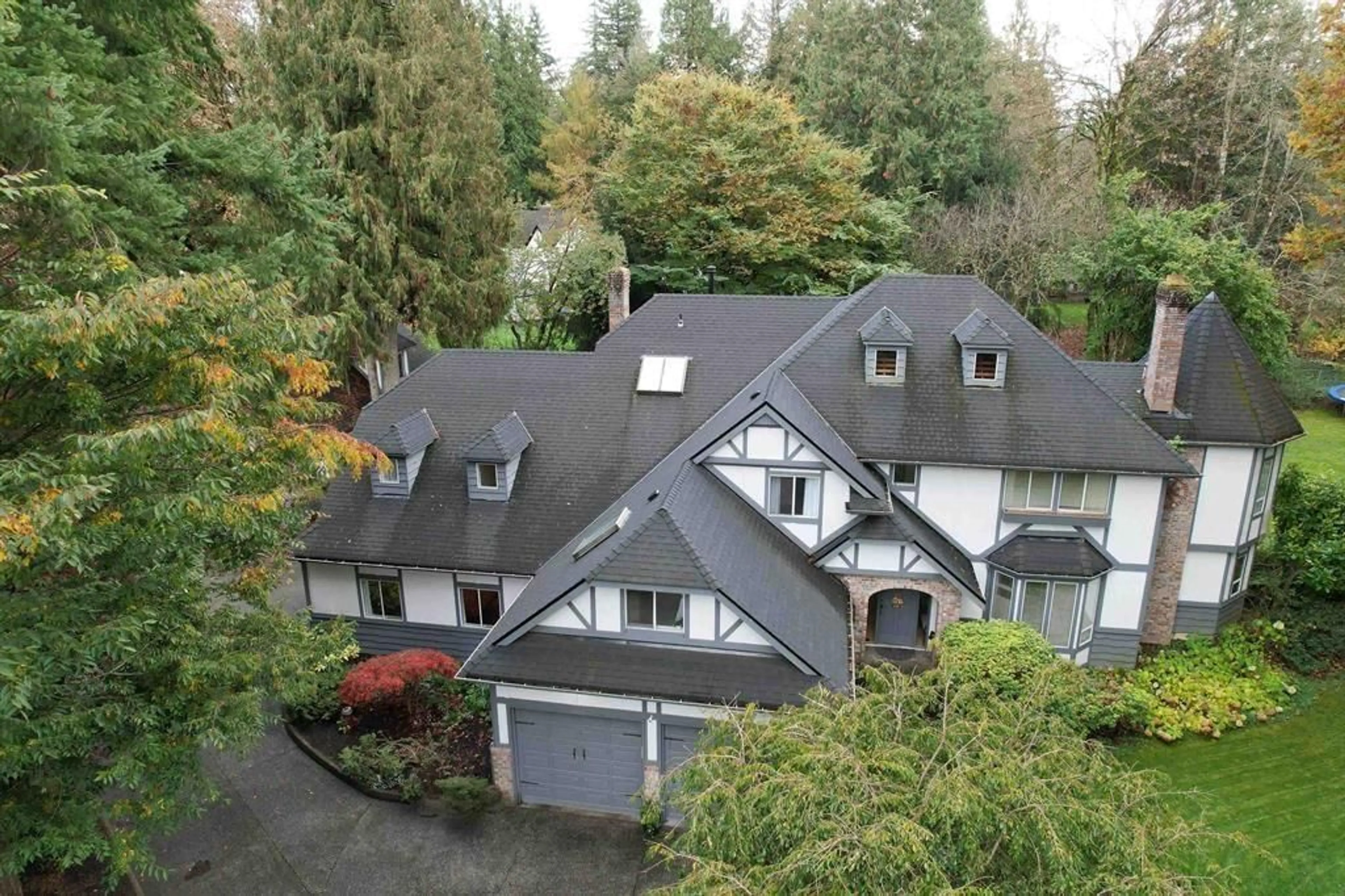 A pic from outside/outdoor area/front of a property/back of a property/a pic from drone, unknown for 17352 26A AVENUE, White Rock British Columbia V3Z0E6
