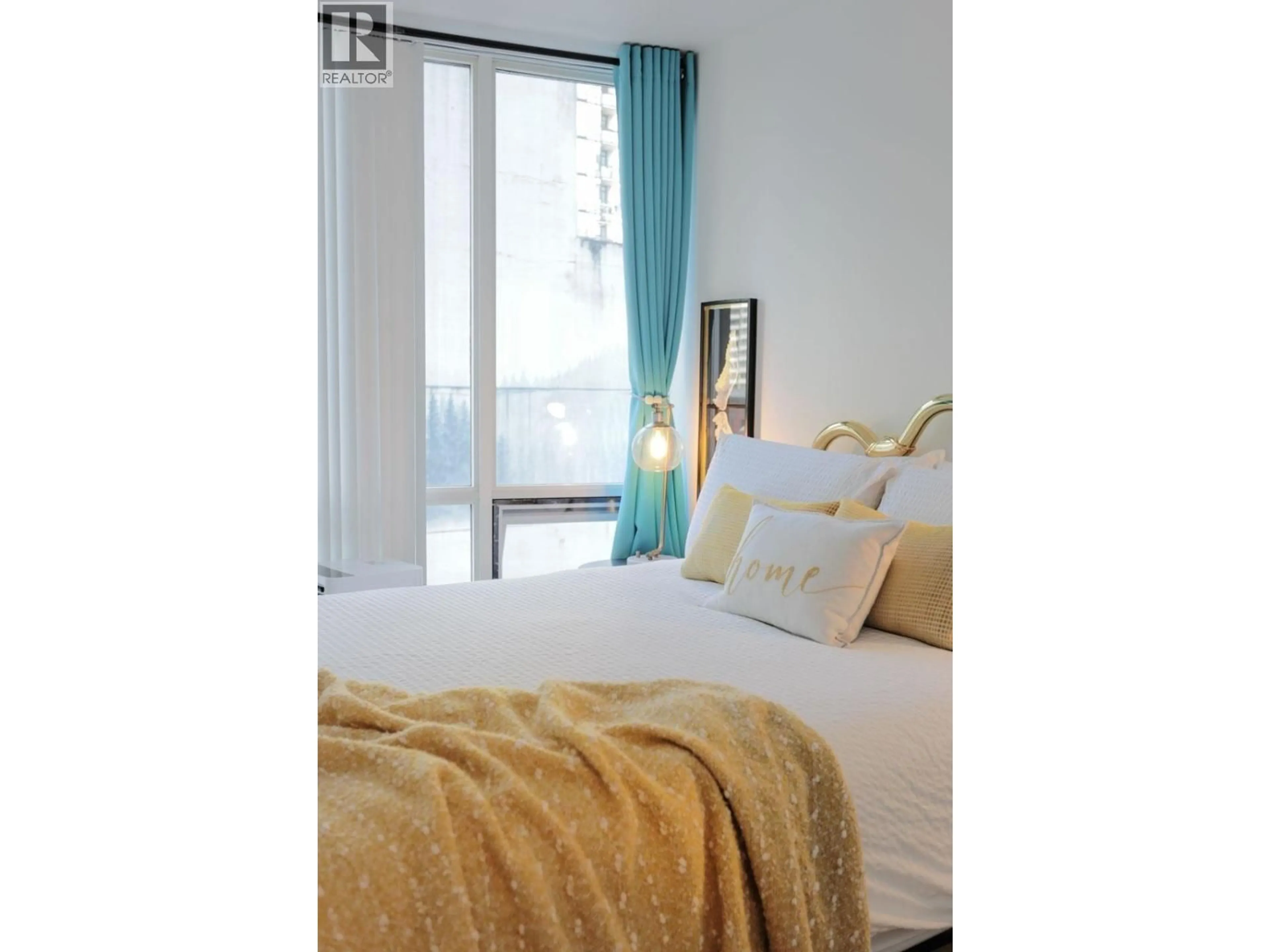 Bedroom with bed, unknown for 805 - 1166 MELVILLE STREET, Vancouver British Columbia V6E4P5