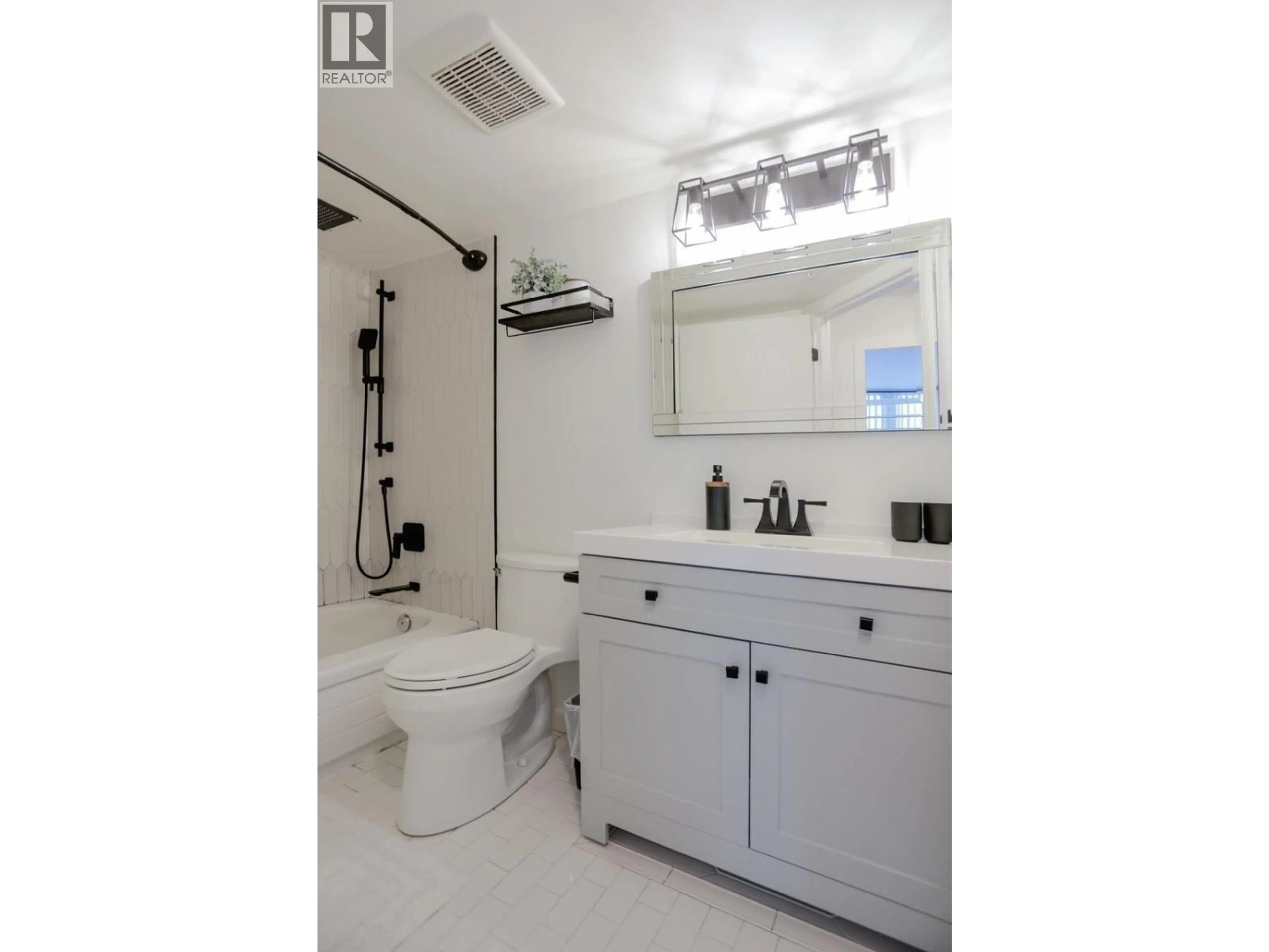 Standard bathroom, ceramic/tile floor for 805 - 1166 MELVILLE STREET, Vancouver British Columbia V6E4P5