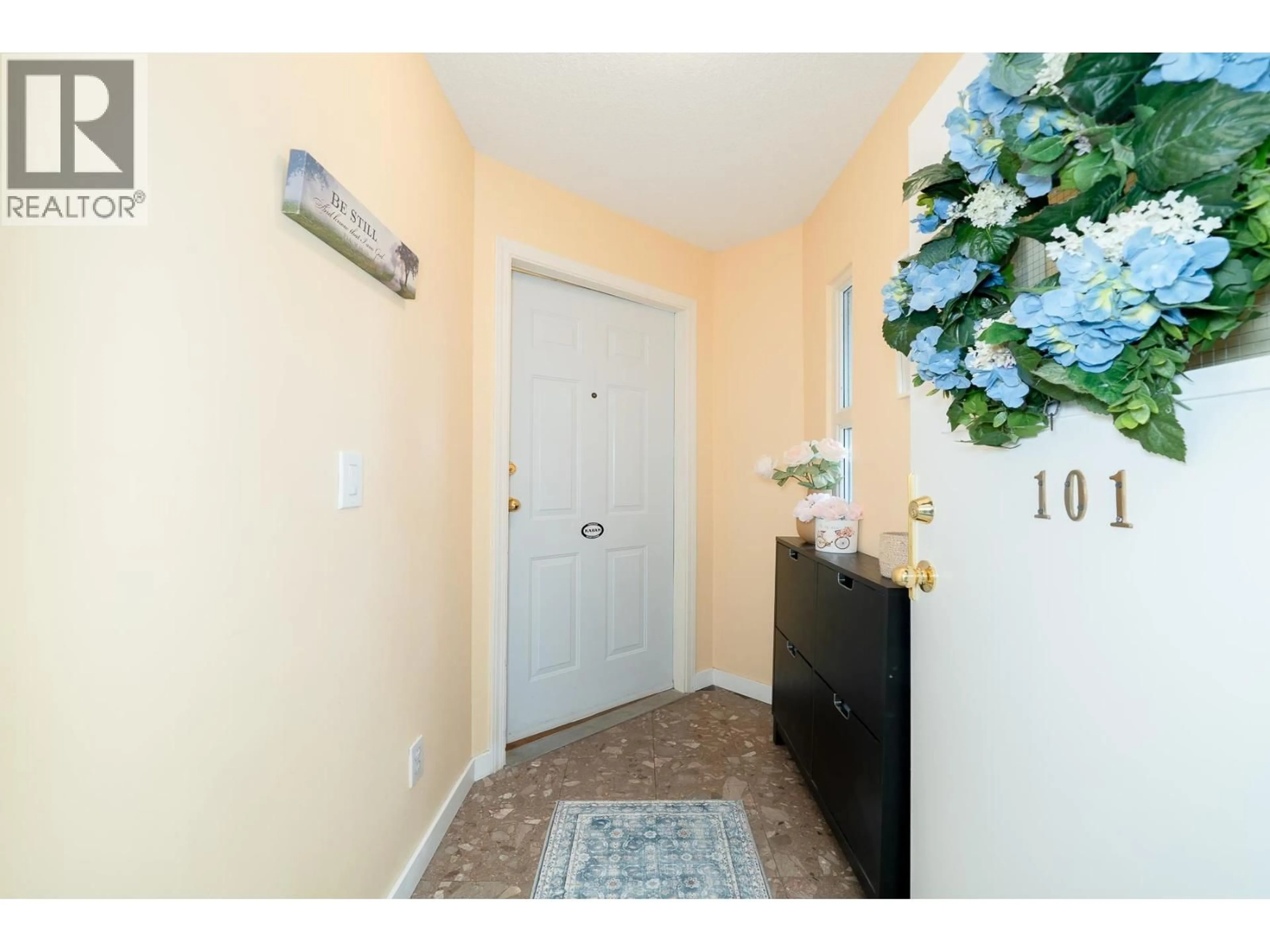 Indoor entryway for 101 - 7231 ANTRIM AVENUE, Burnaby British Columbia V5J5H5