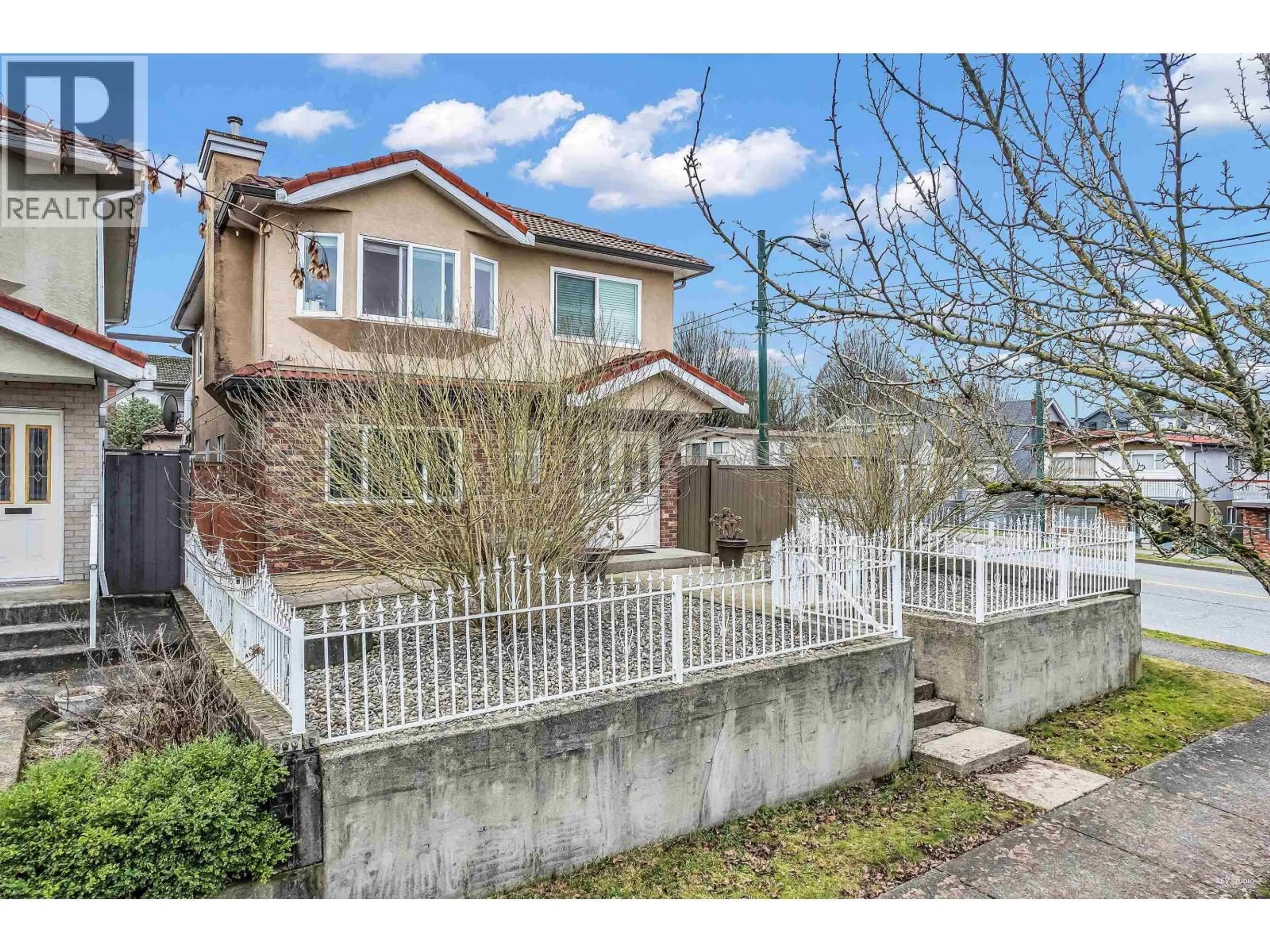 A pic from outside/outdoor area/front of a property/back of a property/a pic from drone, street for 2808 HORLEY STREET, Vancouver British Columbia V5R4R9