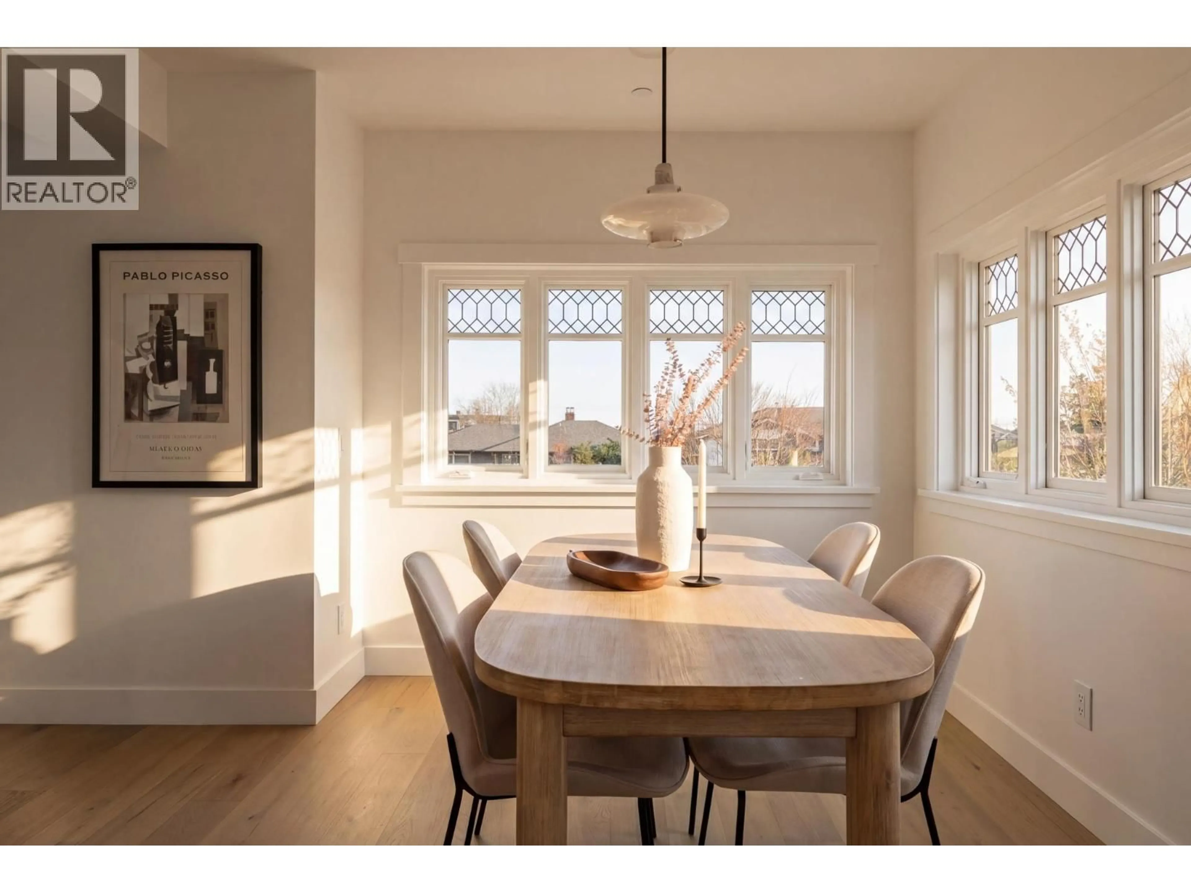 Dining room, wood/laminate floor for 2 - 326 14TH STREET, North Vancouver British Columbia V7M1P6