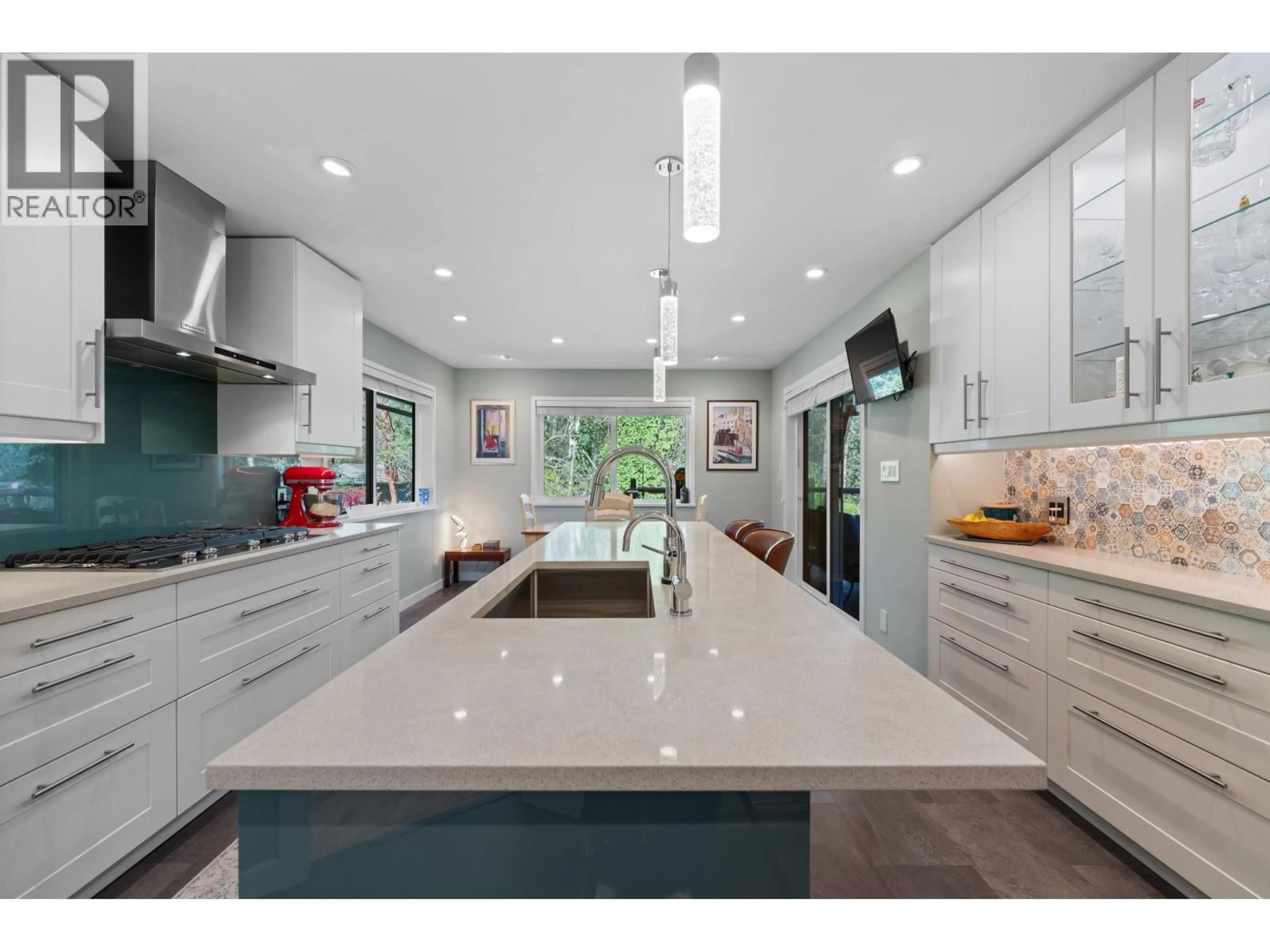 Contemporary kitchen, ceramic/tile floor for 2760 WALPOLE CRESCENT, North Vancouver British Columbia V7H2K7