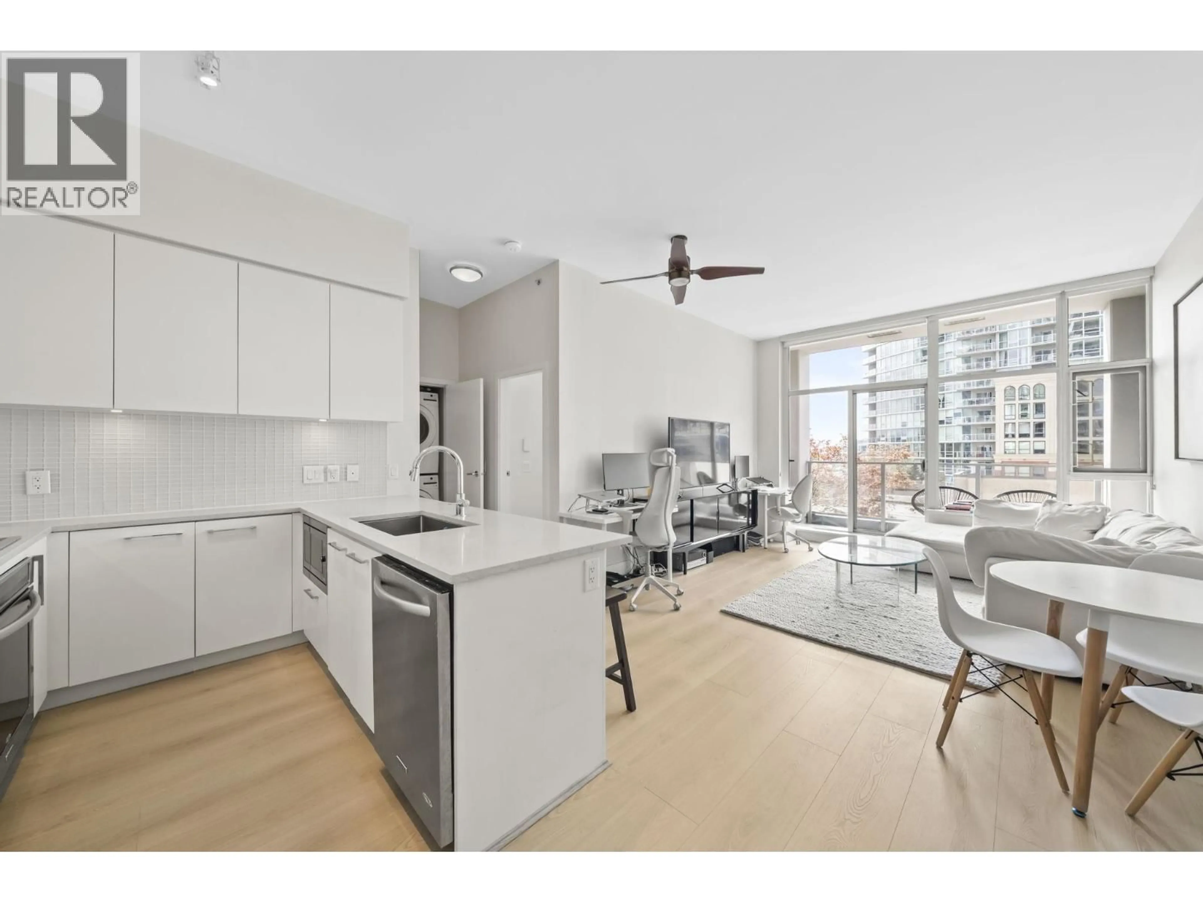 Open concept kitchen, unknown for 601 - 668 COLUMBIA STREET, New Westminster British Columbia V3M1A9