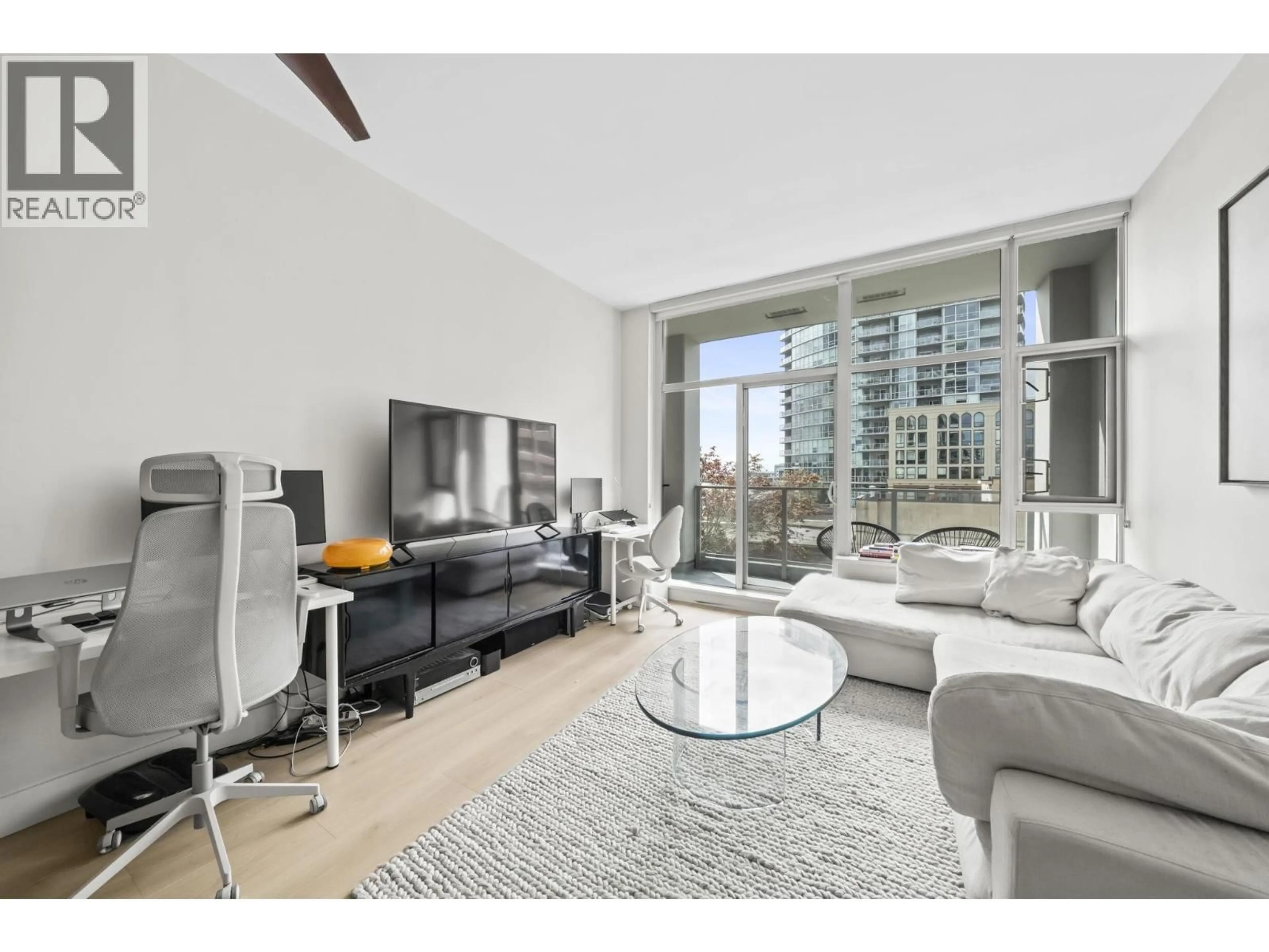 Living room with furniture, unknown for 601 - 668 COLUMBIA STREET, New Westminster British Columbia V3M1A9