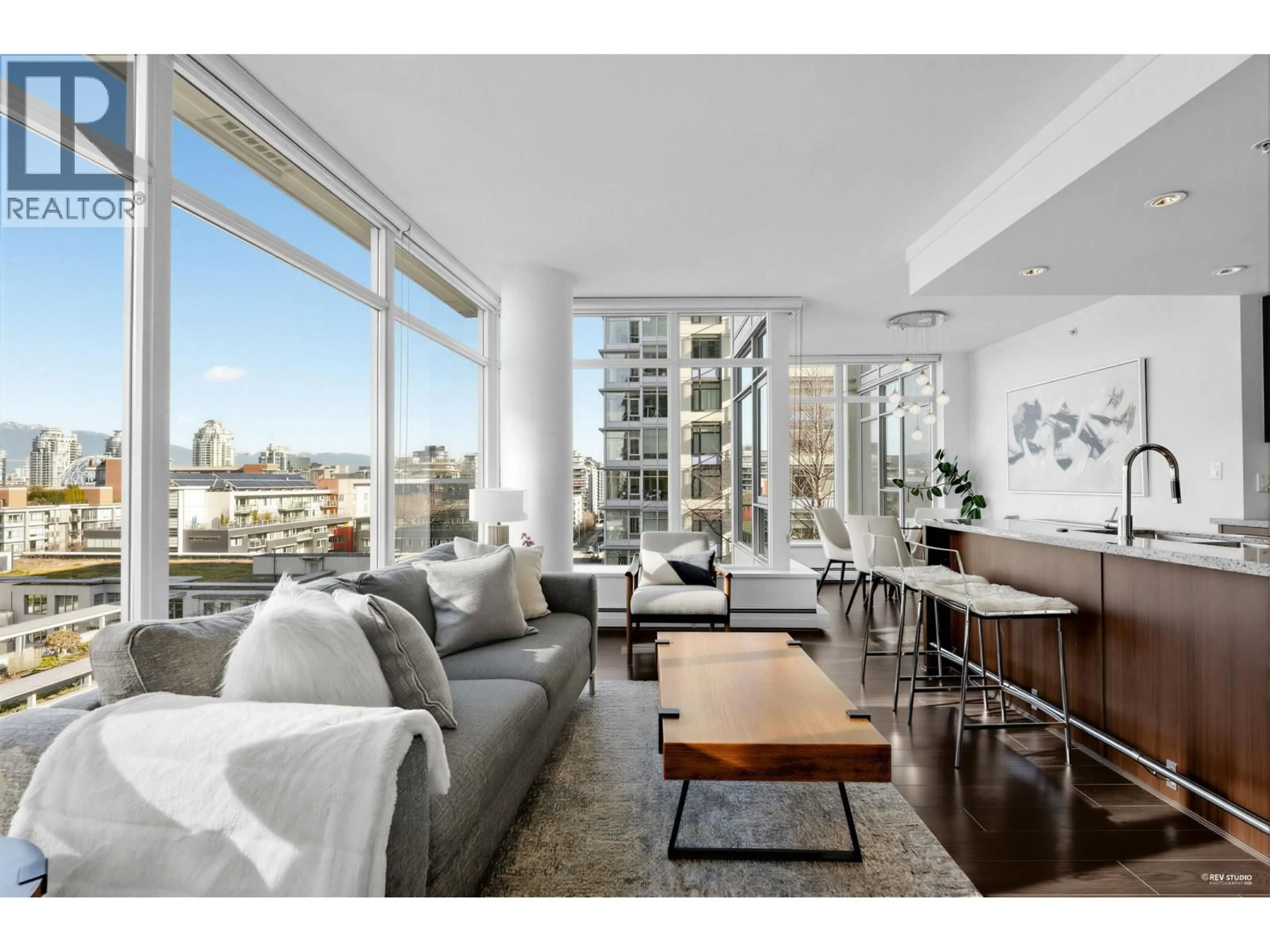 Living room with furniture, unknown for 909 - 1708 COLUMBIA STREET, Vancouver British Columbia V5Y0H7