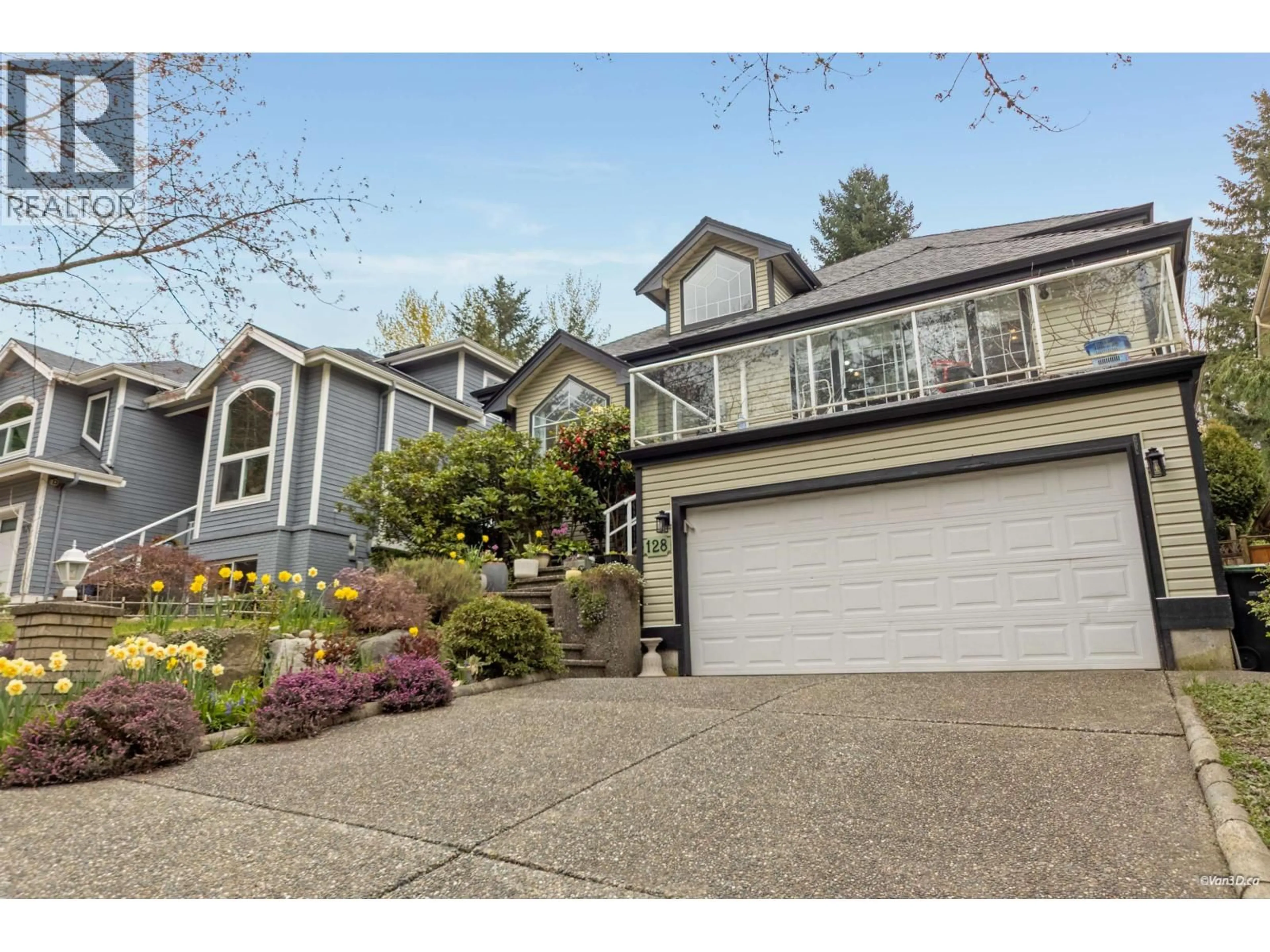 Home with vinyl exterior material, street for 128 PARKSIDE DRIVE, Port Moody British Columbia V3H4X5