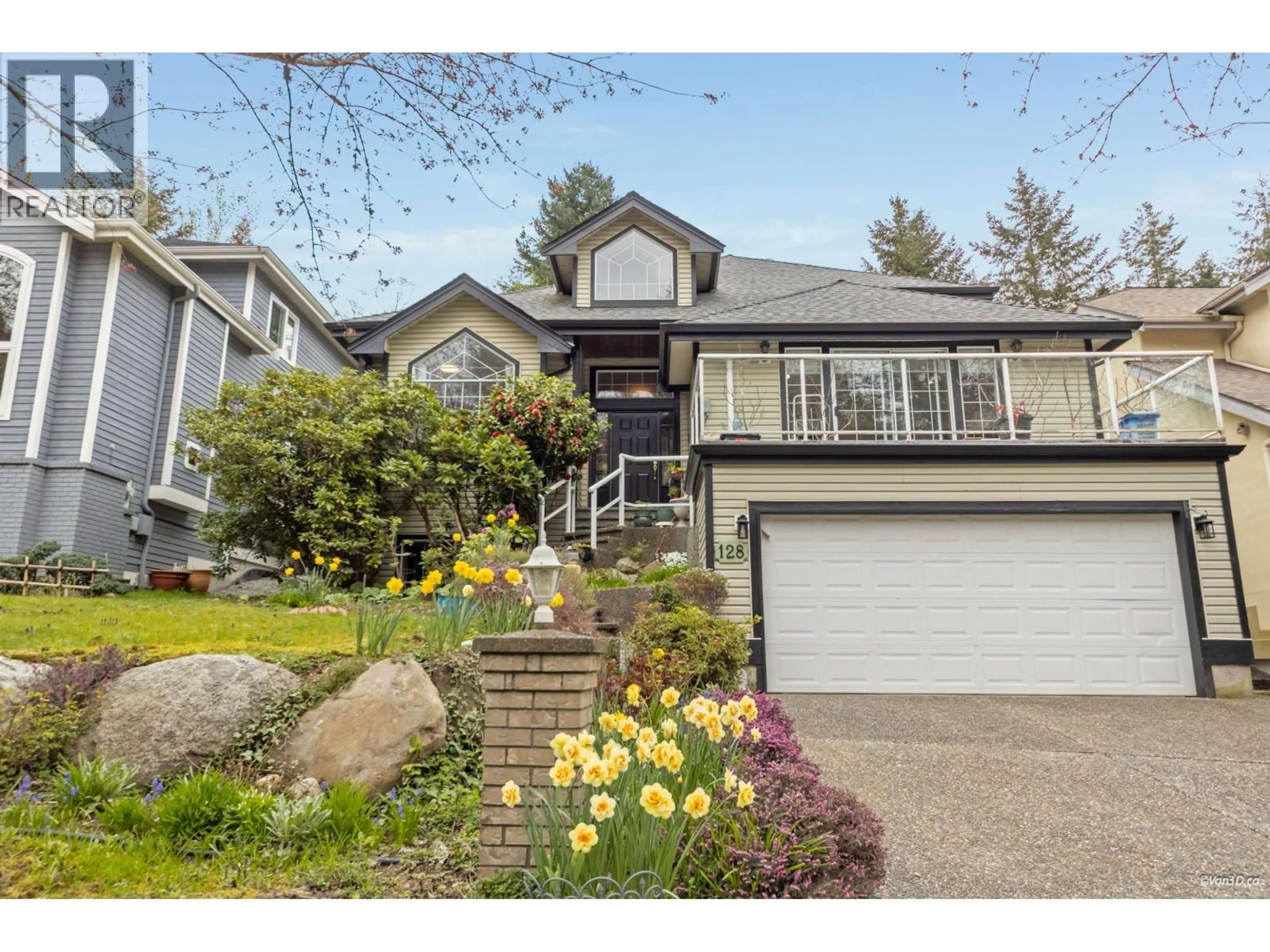 Home with vinyl exterior material, street for 128 PARKSIDE DRIVE, Port Moody British Columbia V3H4X5