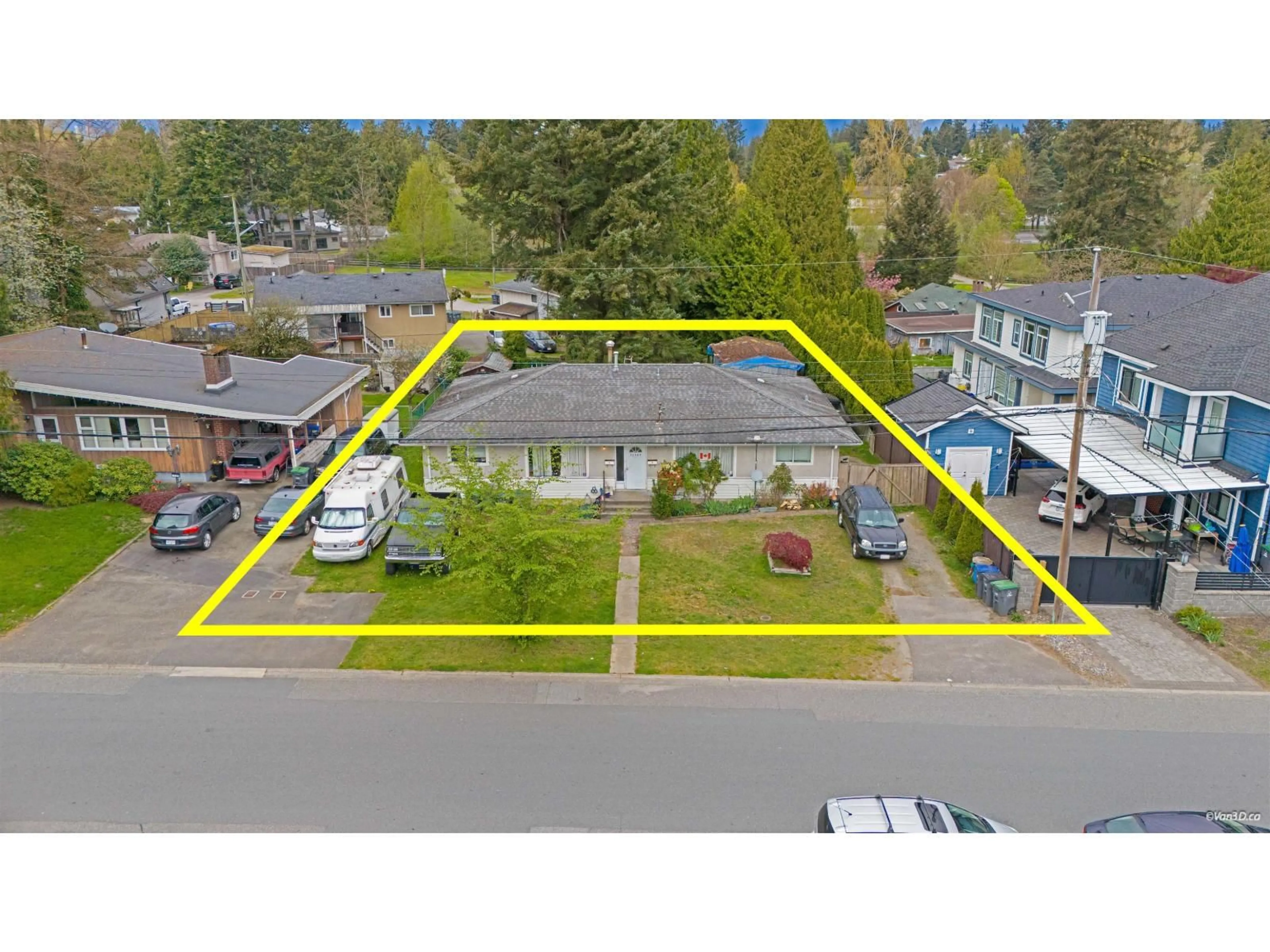 A pic from outside/outdoor area/front of a property/back of a property/a pic from drone, street for A&B - 12569 99 AVENUE, Surrey British Columbia V3V2P4