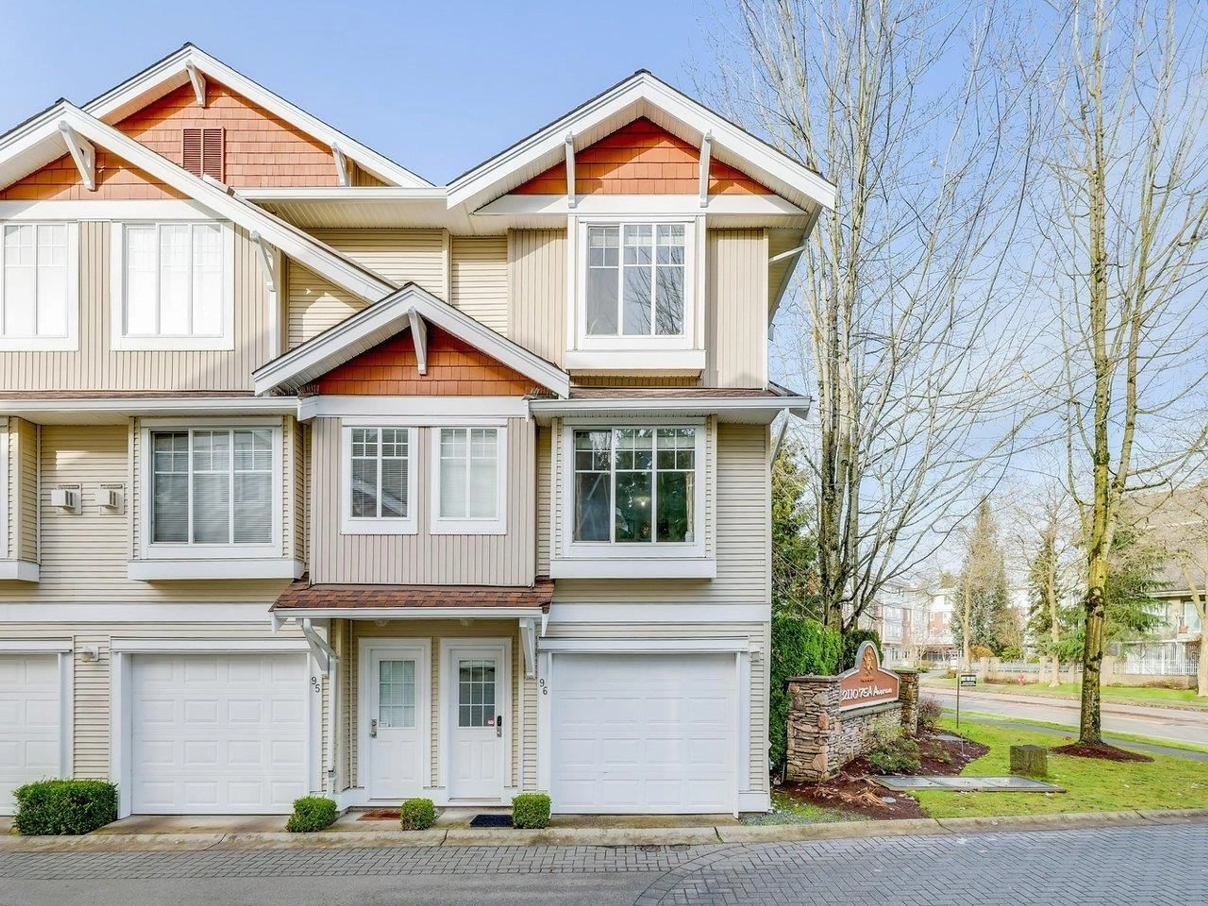 Home with vinyl exterior material, street for 96 - 12110 75A AVENUE, Surrey British Columbia V3W1M1